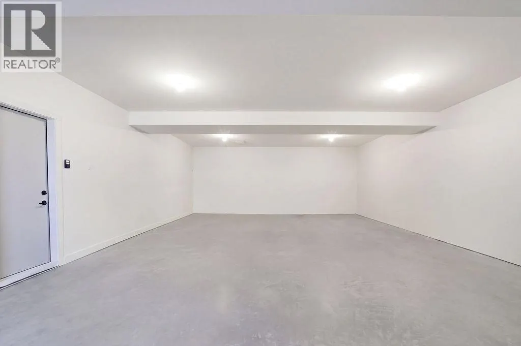 1080 9 Avenue NE Unit# 2