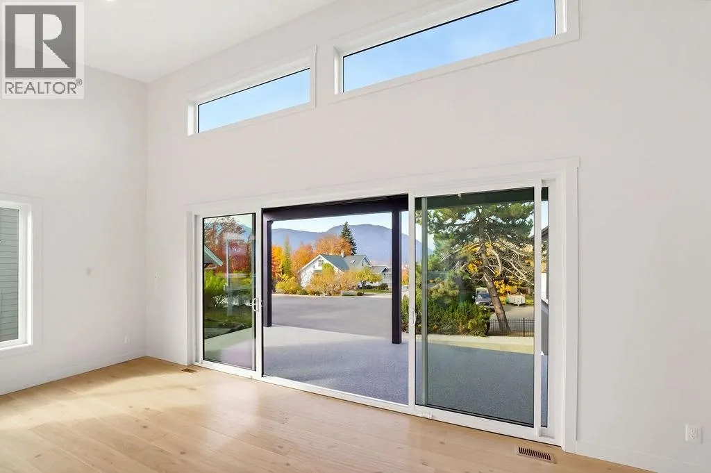 1080 9 Avenue NE Unit# 2