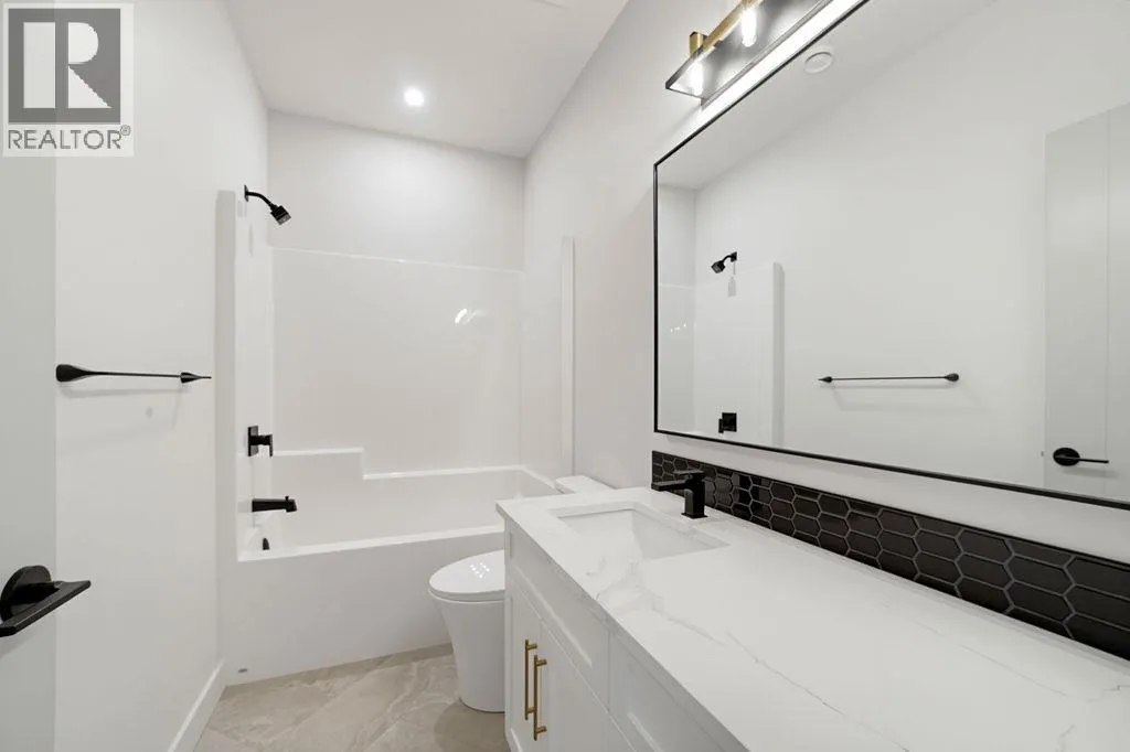 1080 9 Avenue NE Unit# 2