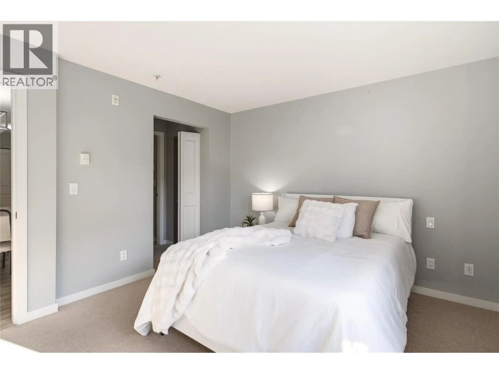 563 Yates Road Unit# 215