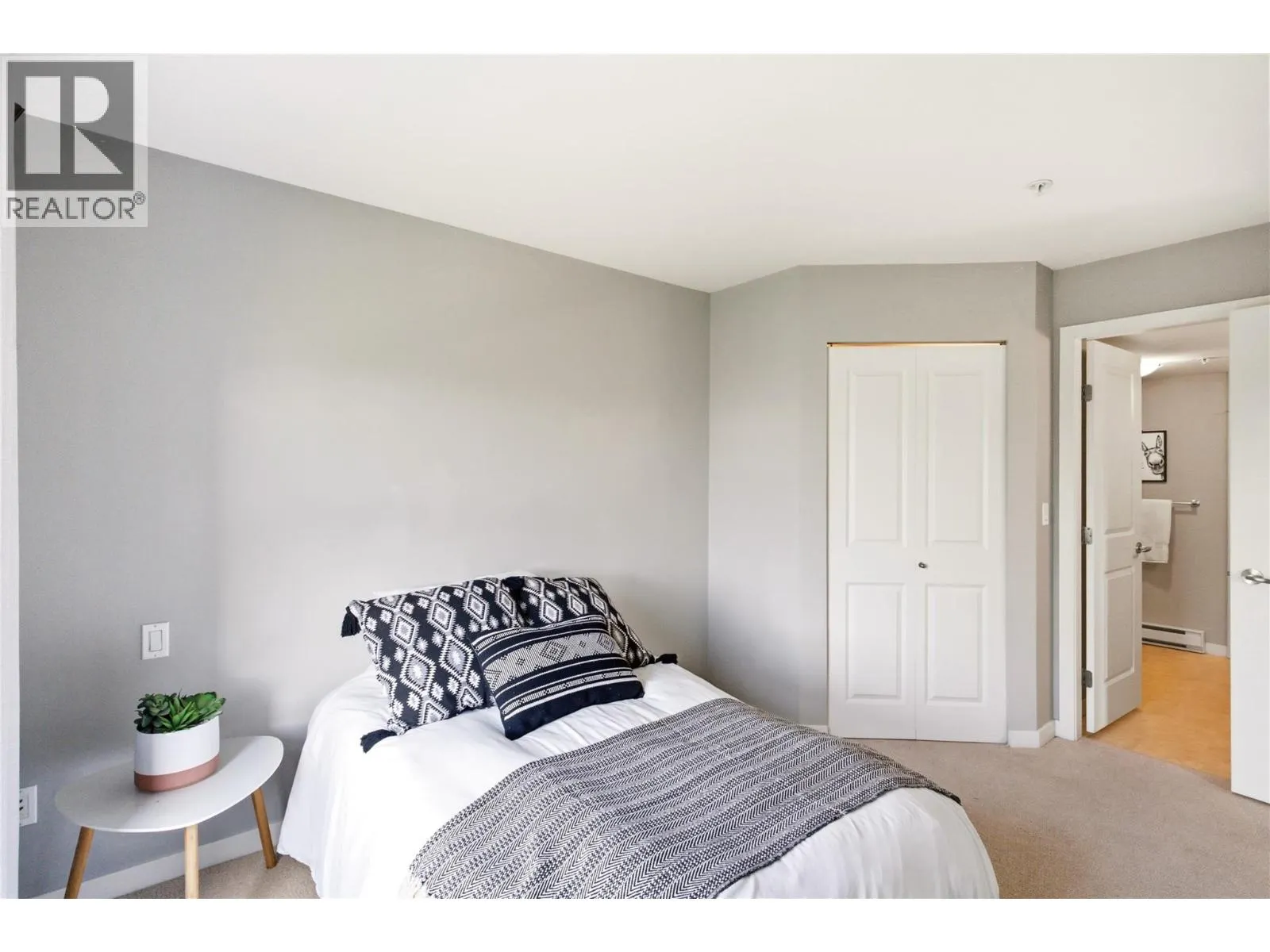 563 Yates Road Unit# 215