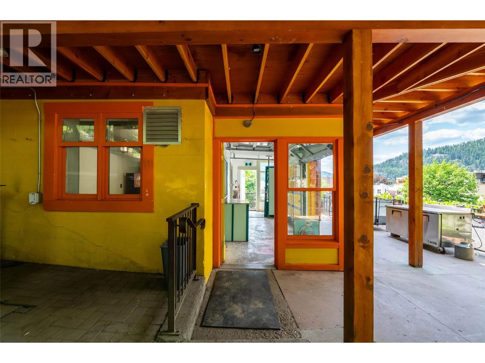 512 Hendryx Street