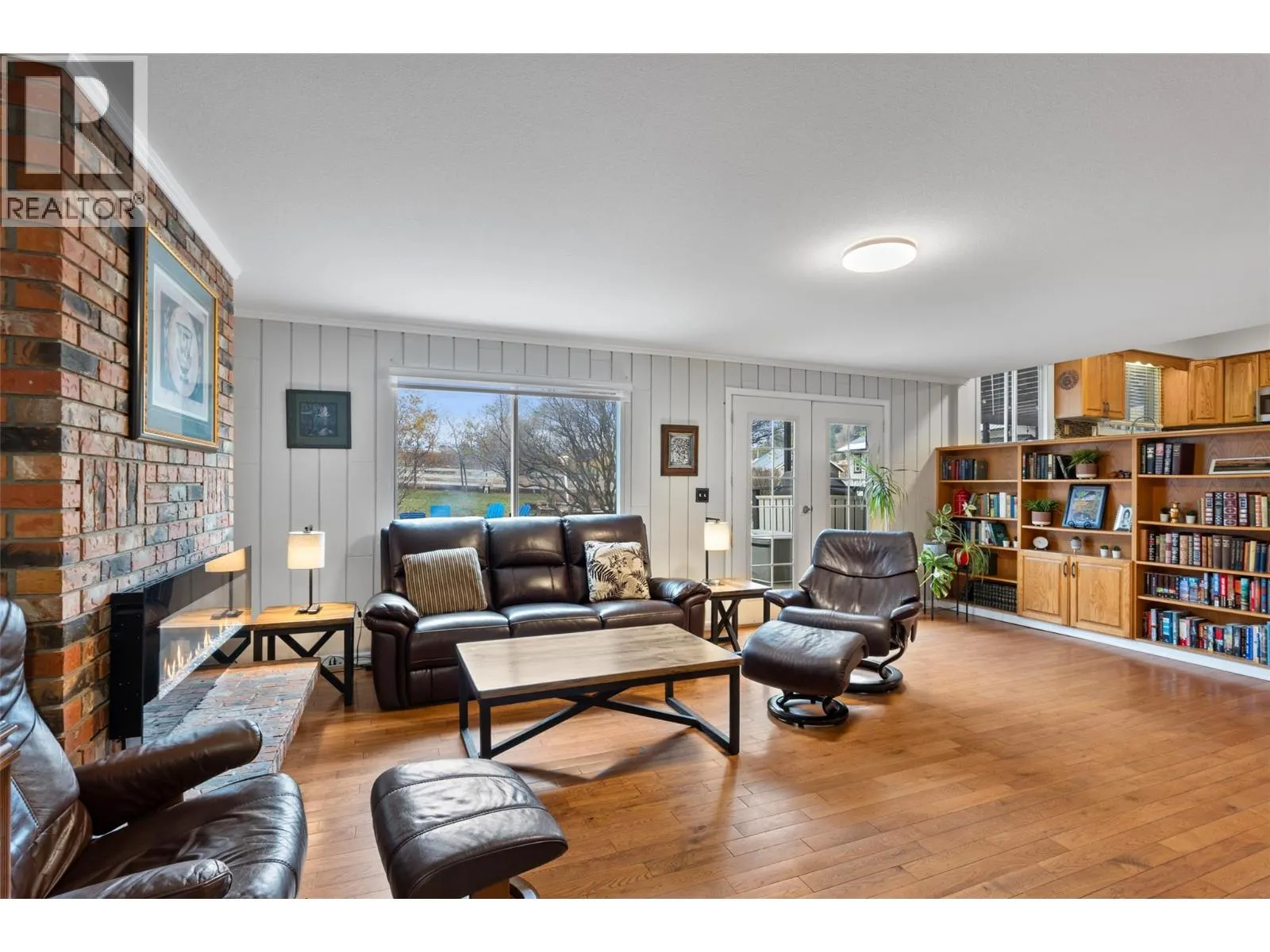 2828 Long Lake Road
