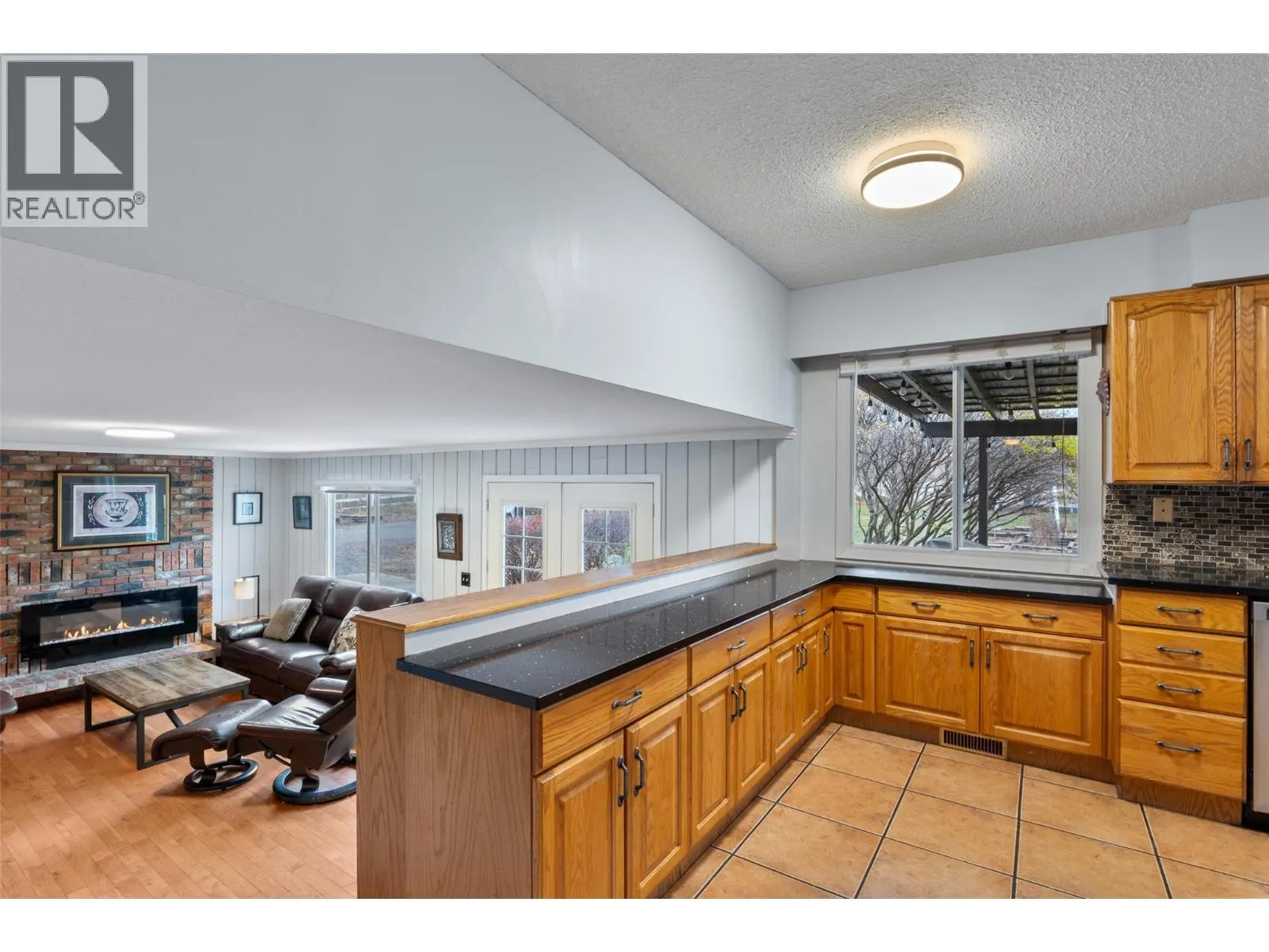 2828 Long Lake Road