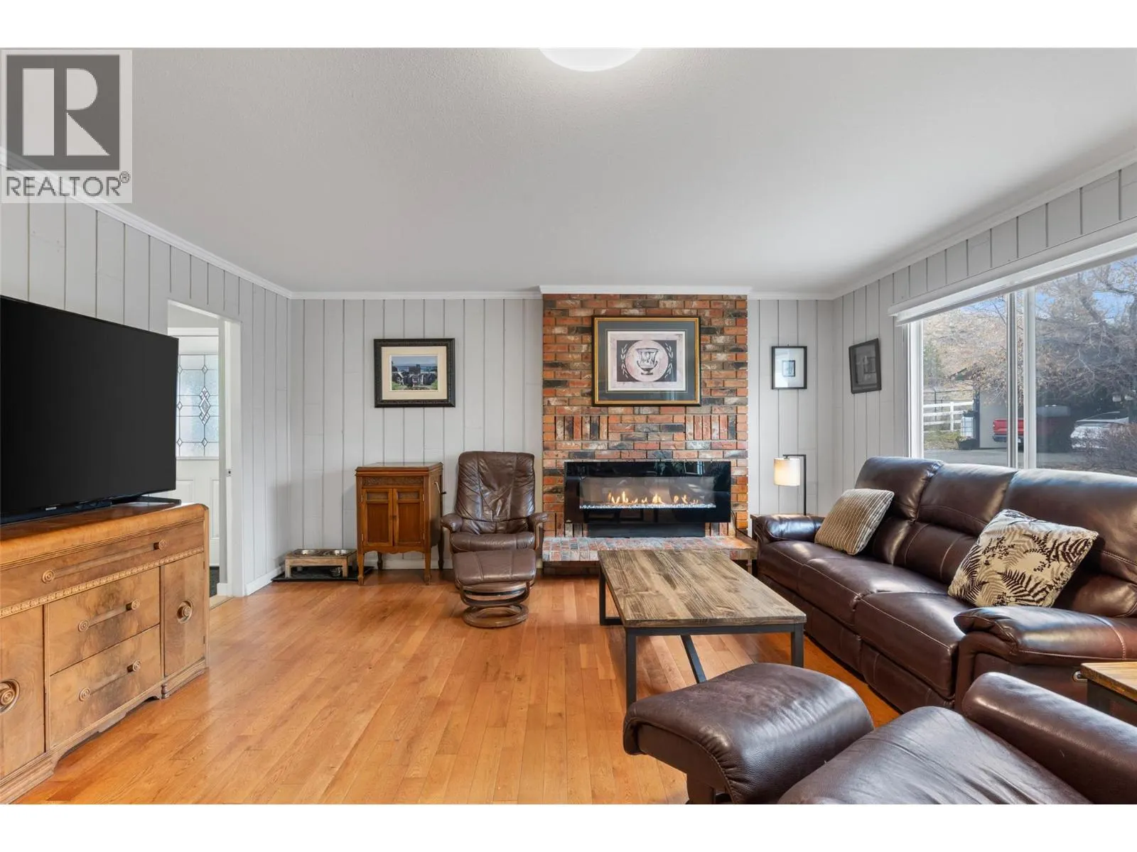 2828 Long Lake Road