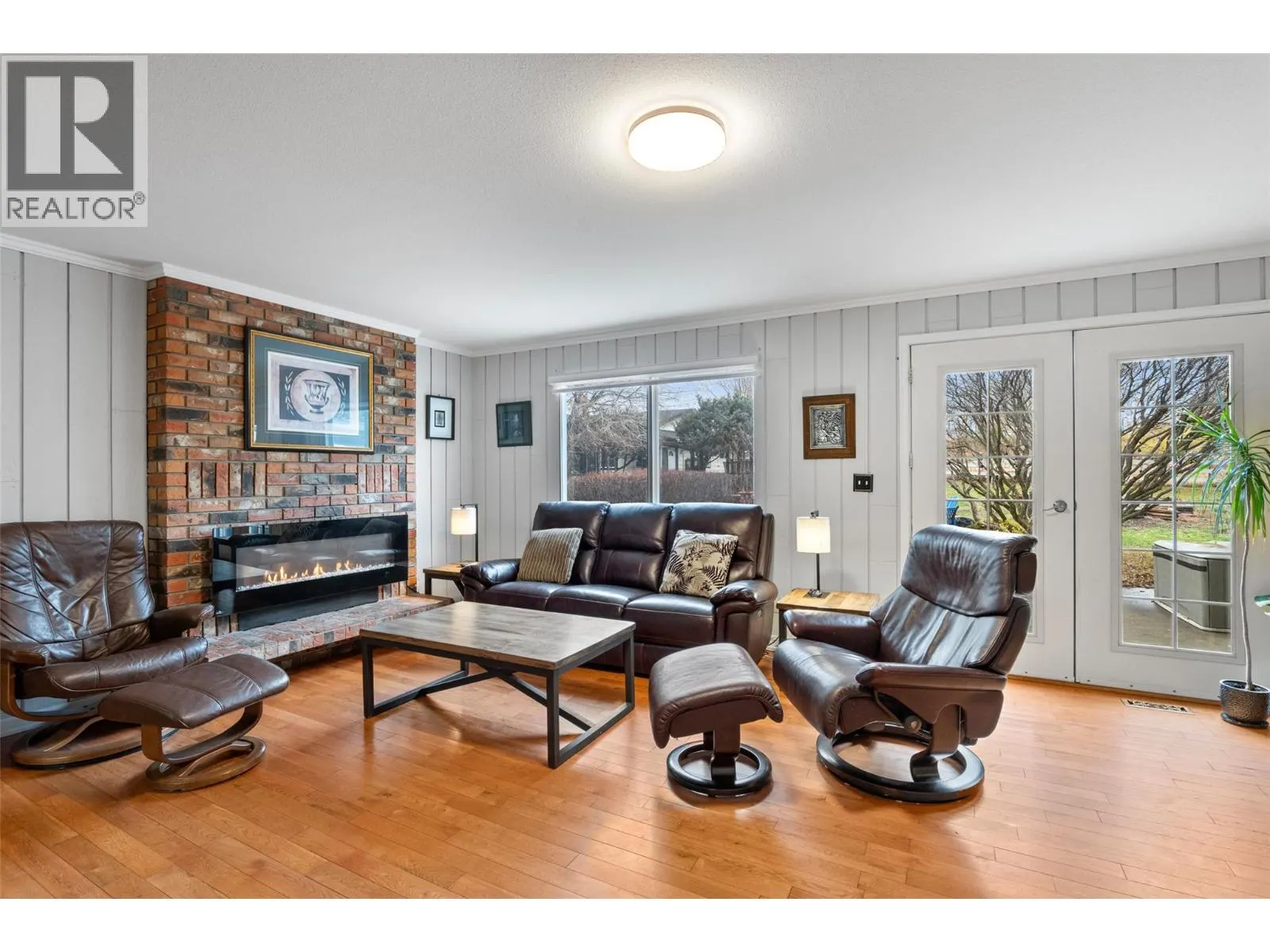 2828 Long Lake Road