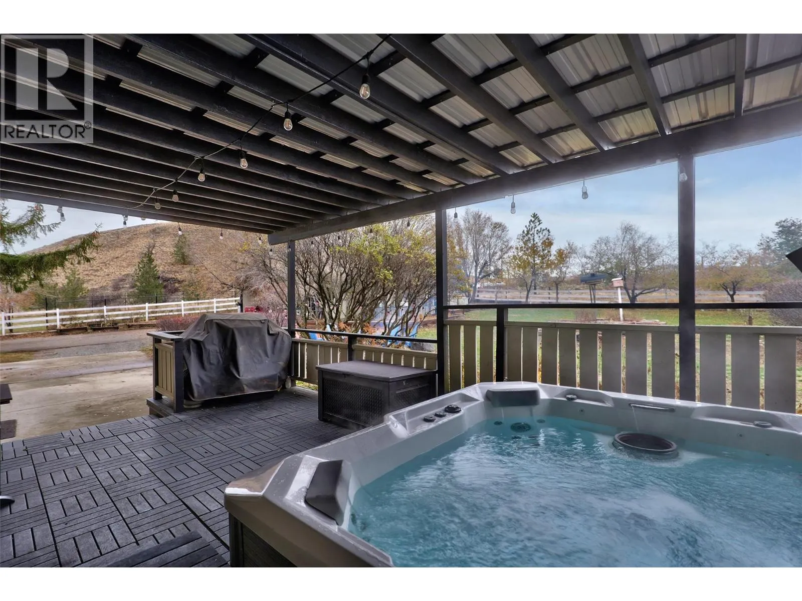 2828 Long Lake Road