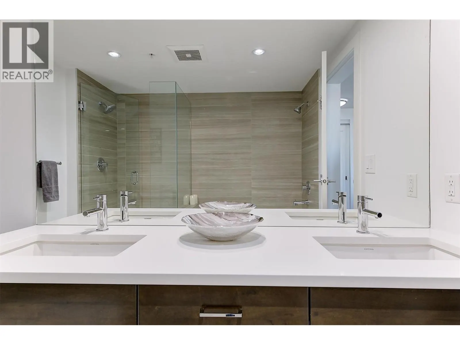 485 Groves Avenue Unit# 401