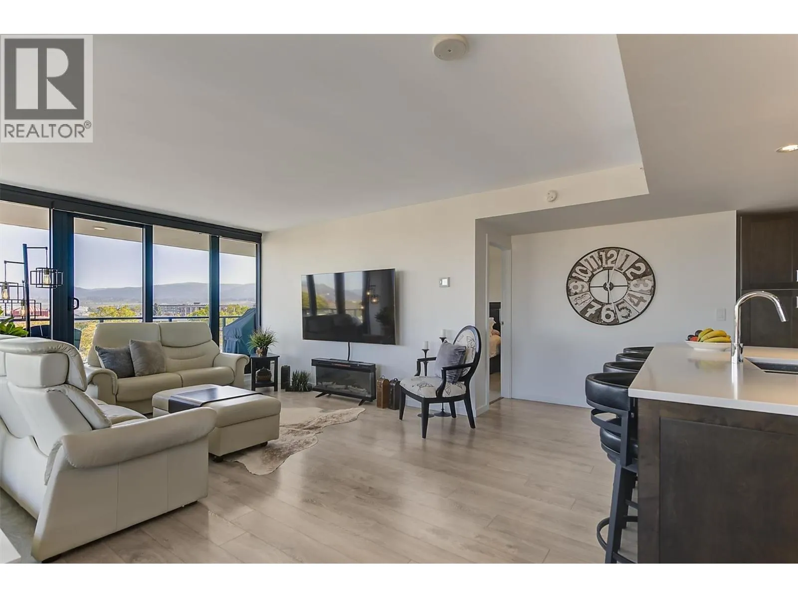 485 Groves Avenue Unit# 401