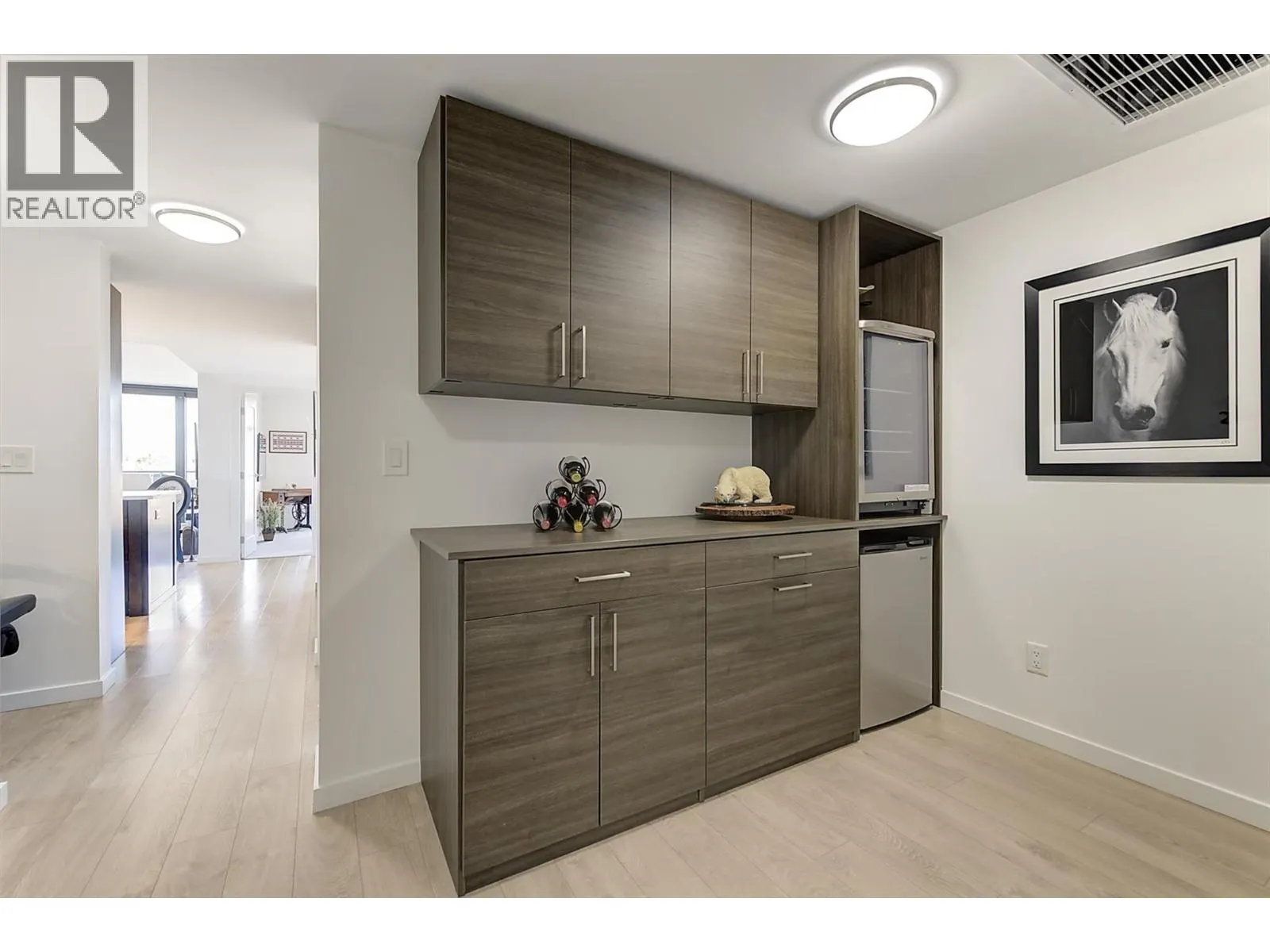 485 Groves Avenue Unit# 401