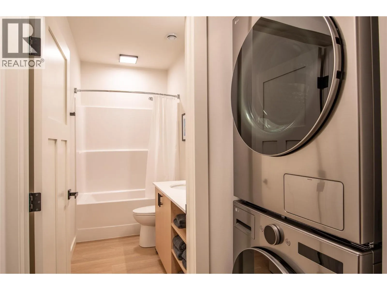 1545 Quartz Crescent