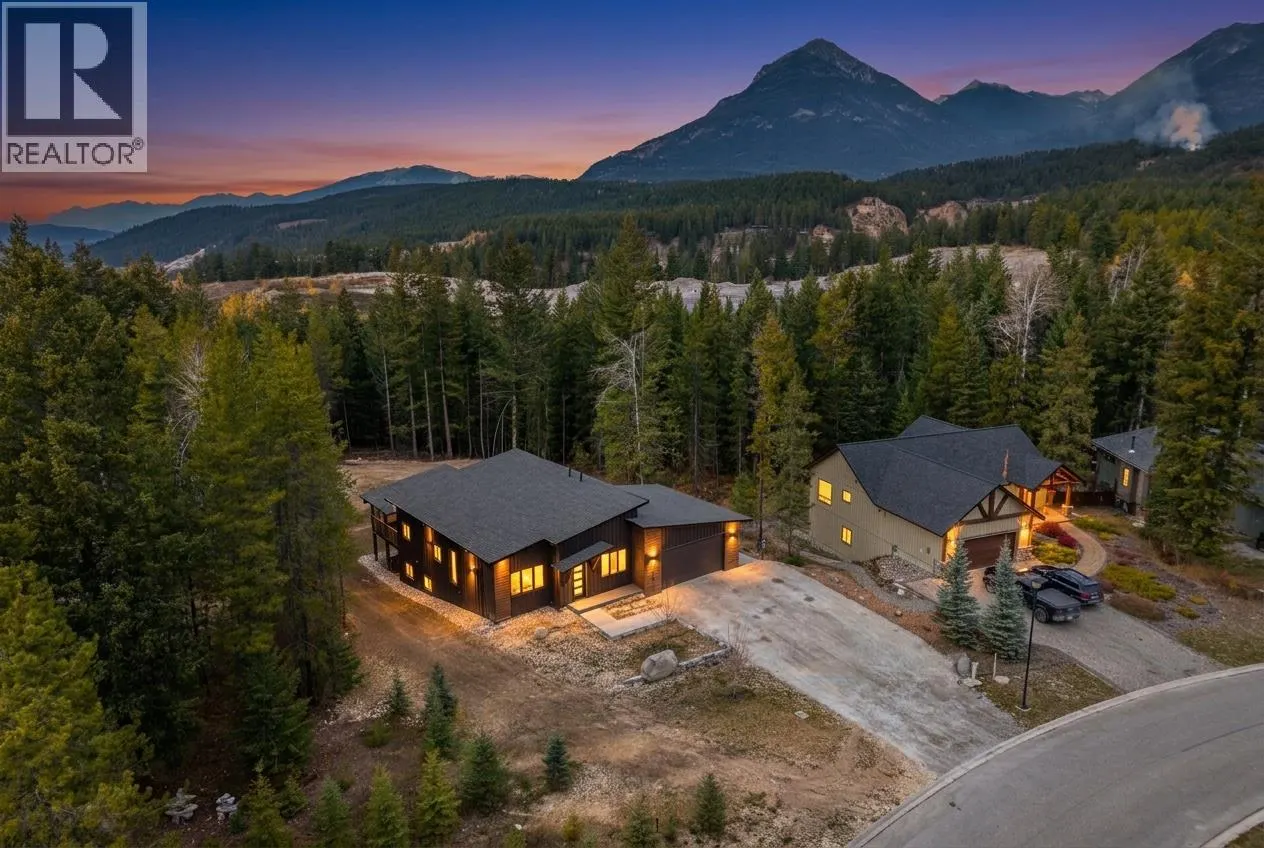 1545 Quartz Crescent