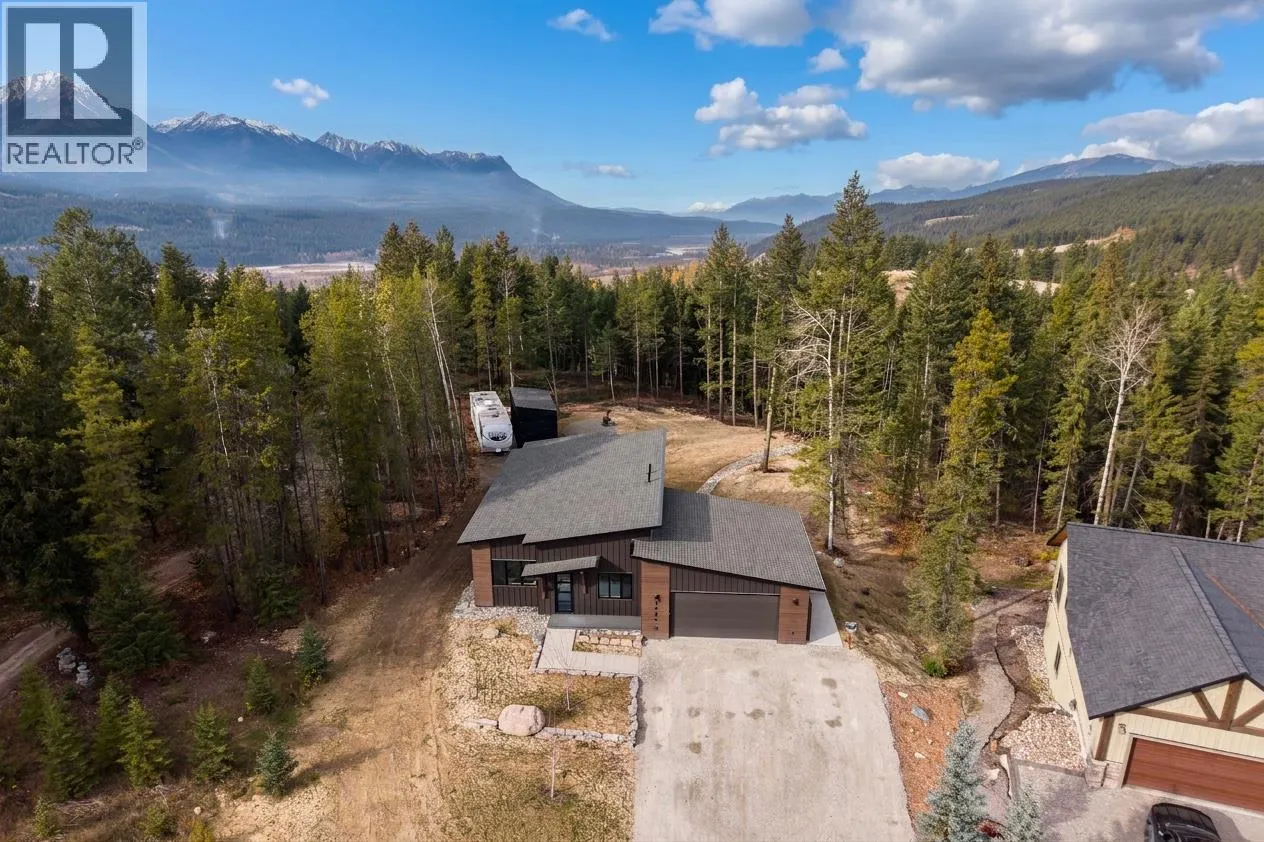 1545 Quartz Crescent