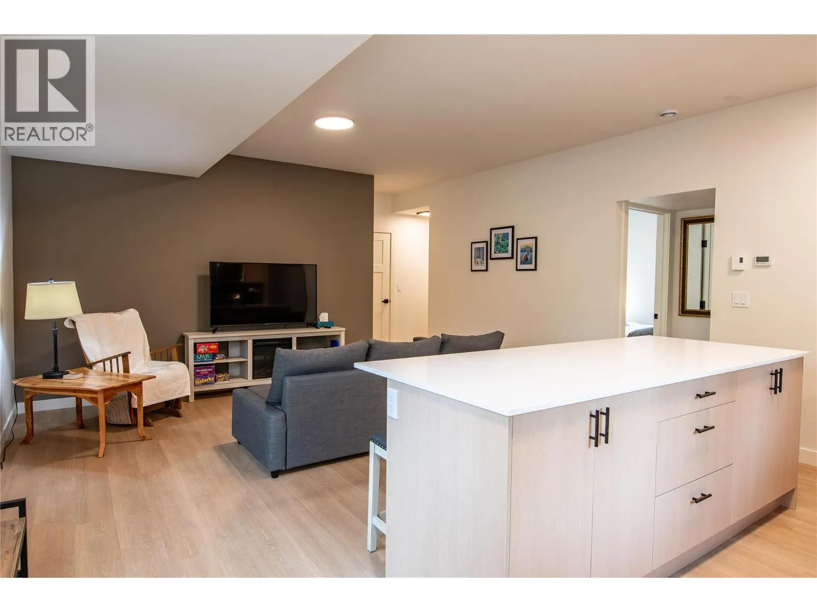 1545 Quartz Crescent