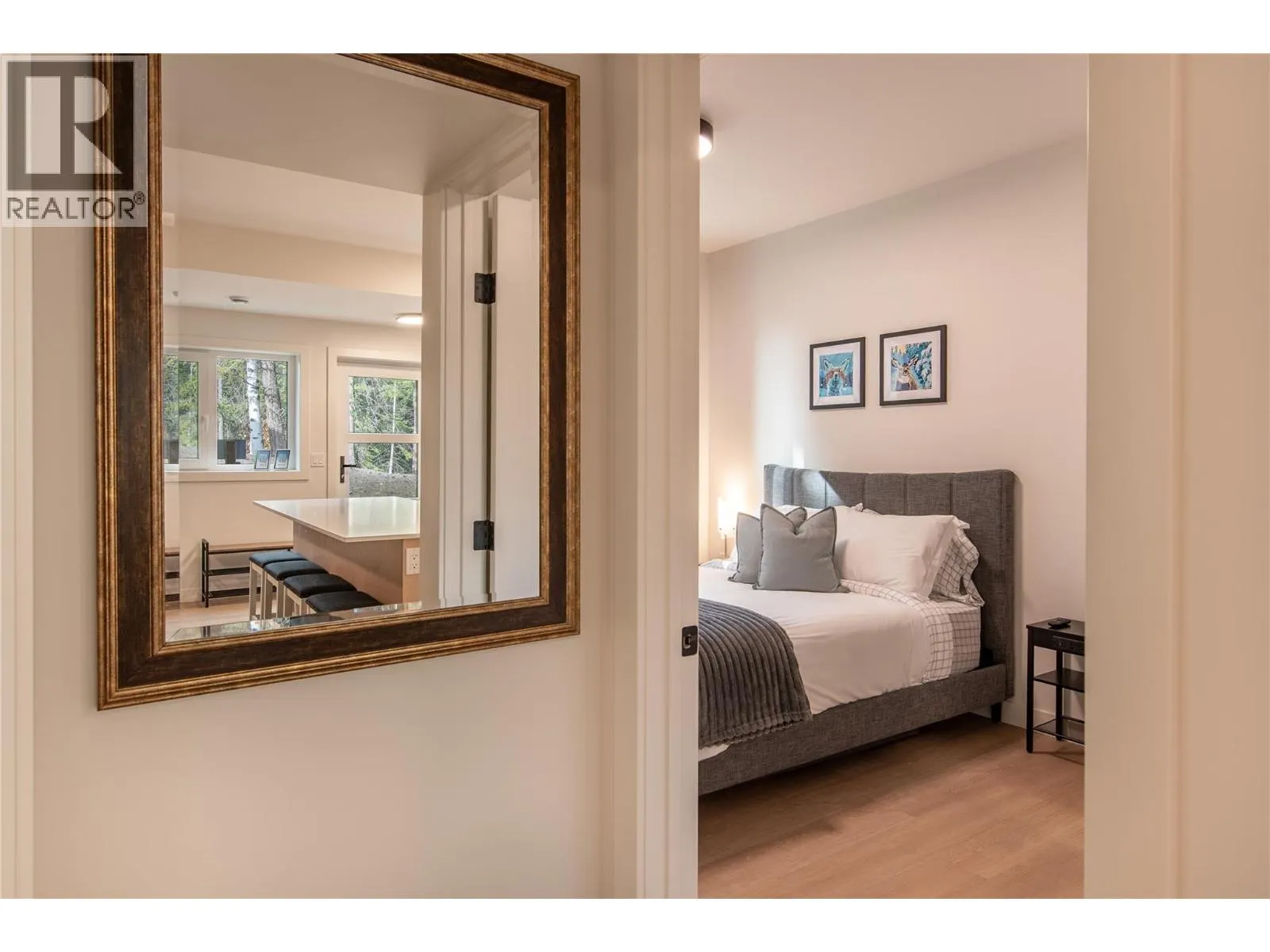 1545 Quartz Crescent