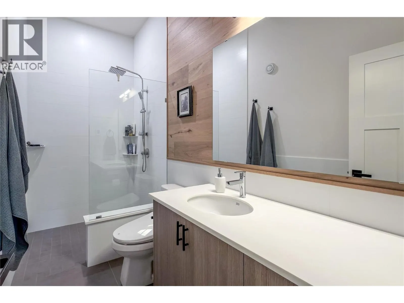 1545 Quartz Crescent