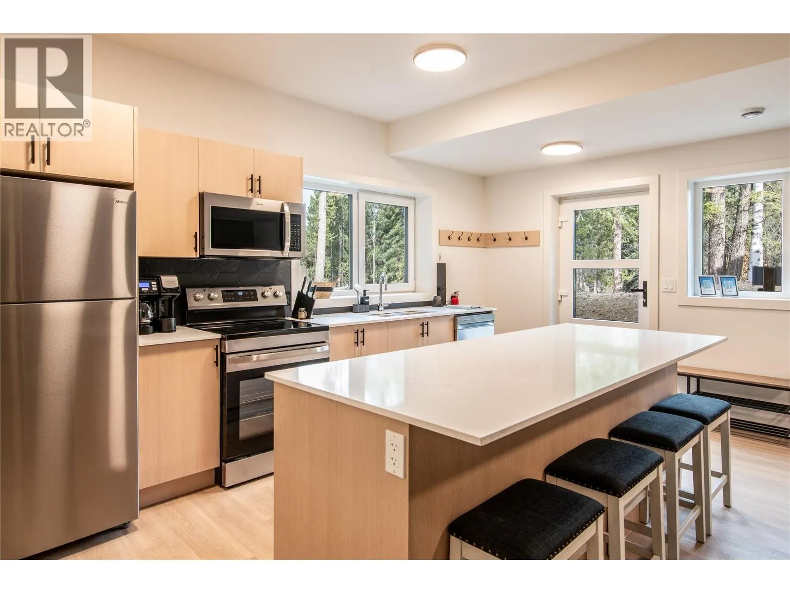 1545 Quartz Crescent