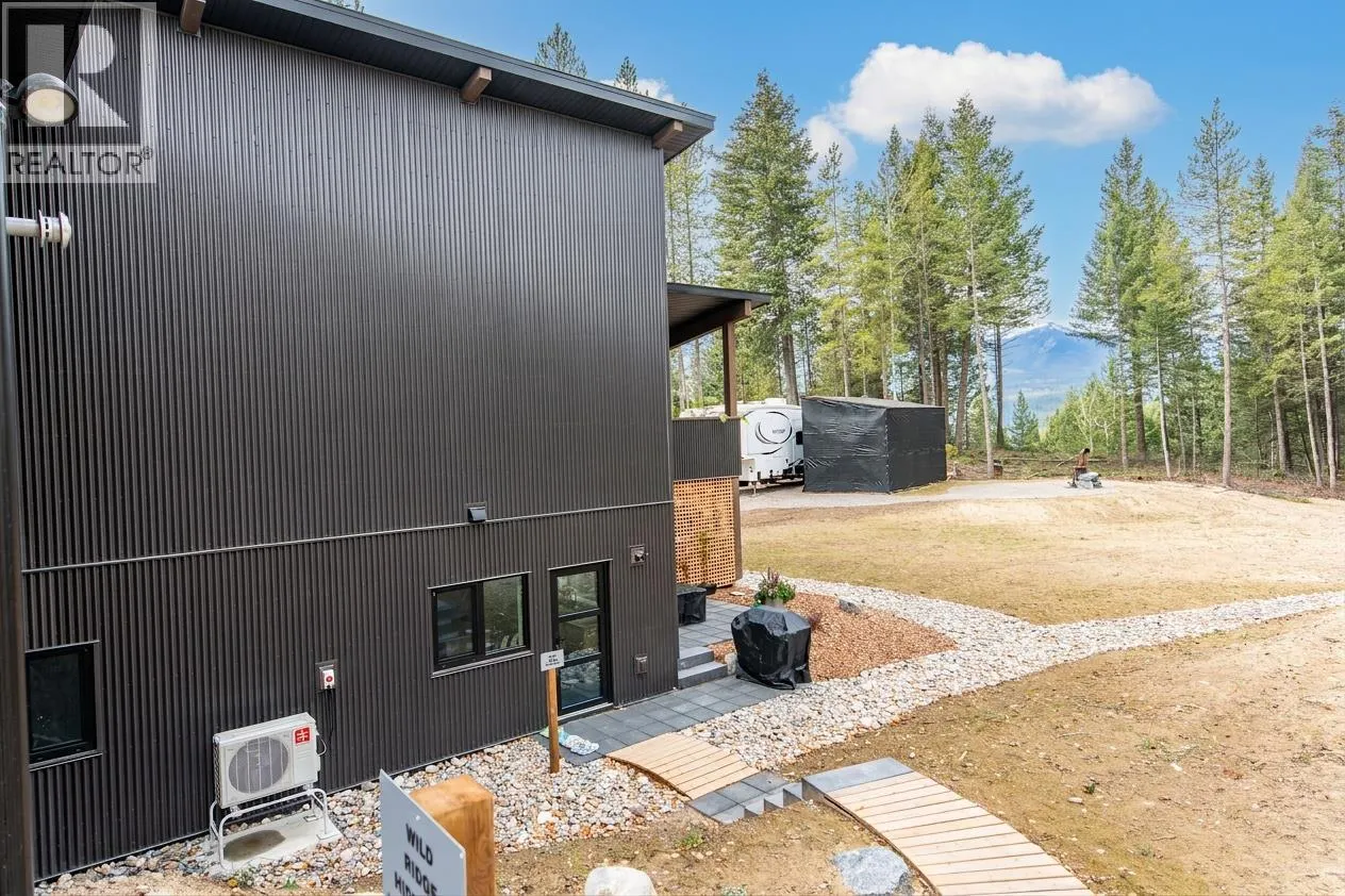 1545 Quartz Crescent