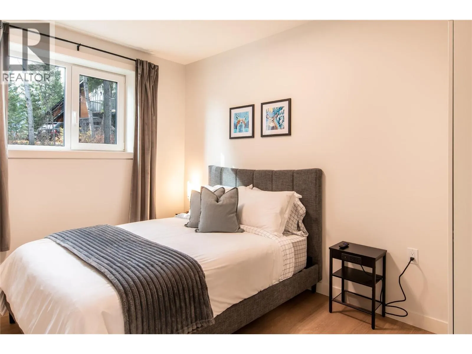 1545 Quartz Crescent