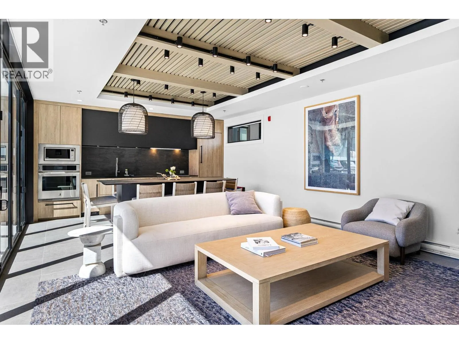 3389 Lakeshore Road Unit# 407