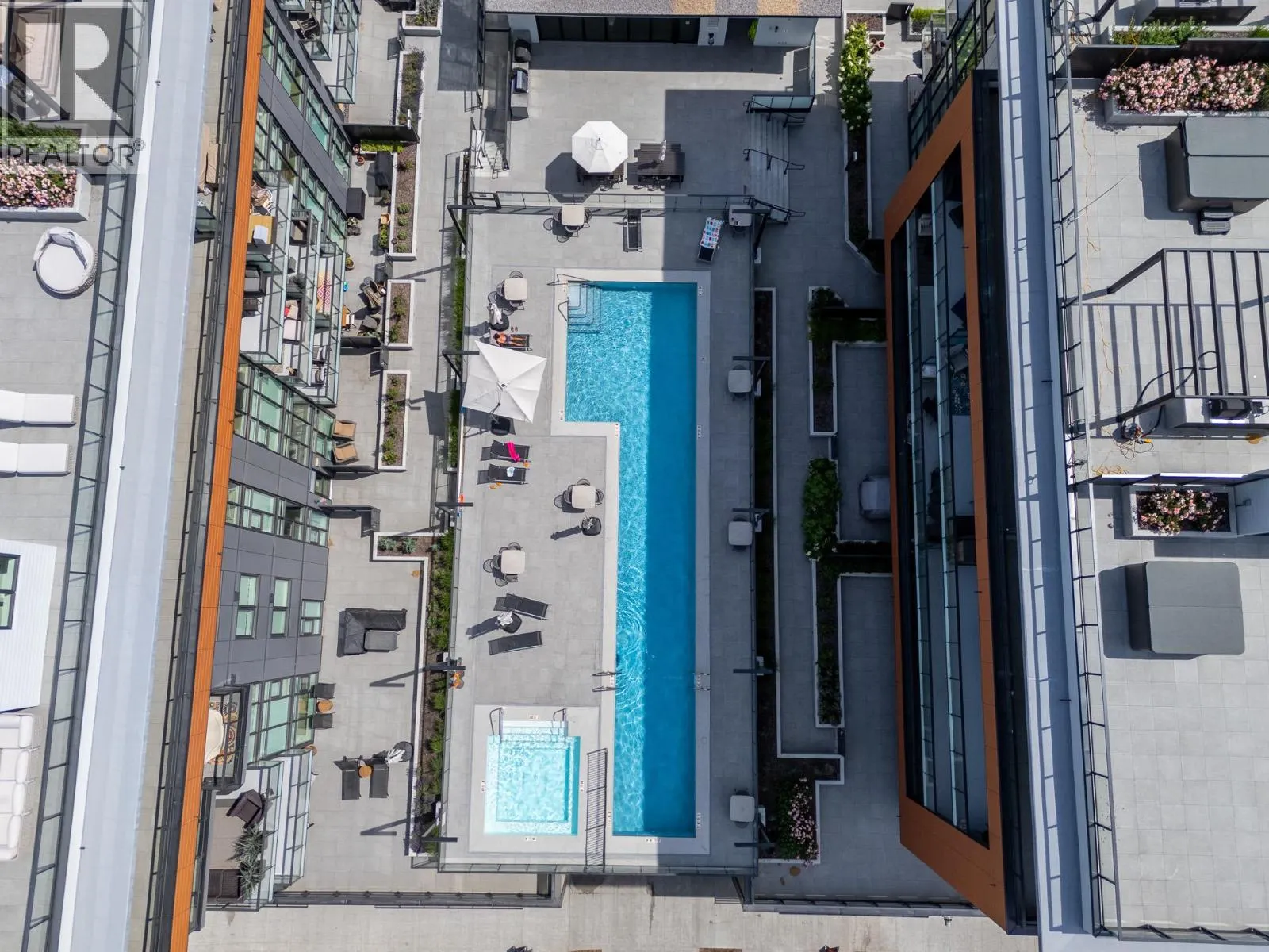 3389 Lakeshore Road Unit# 407