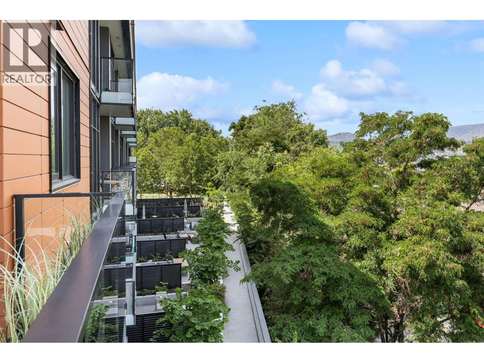 3389 Lakeshore Road Unit# 407