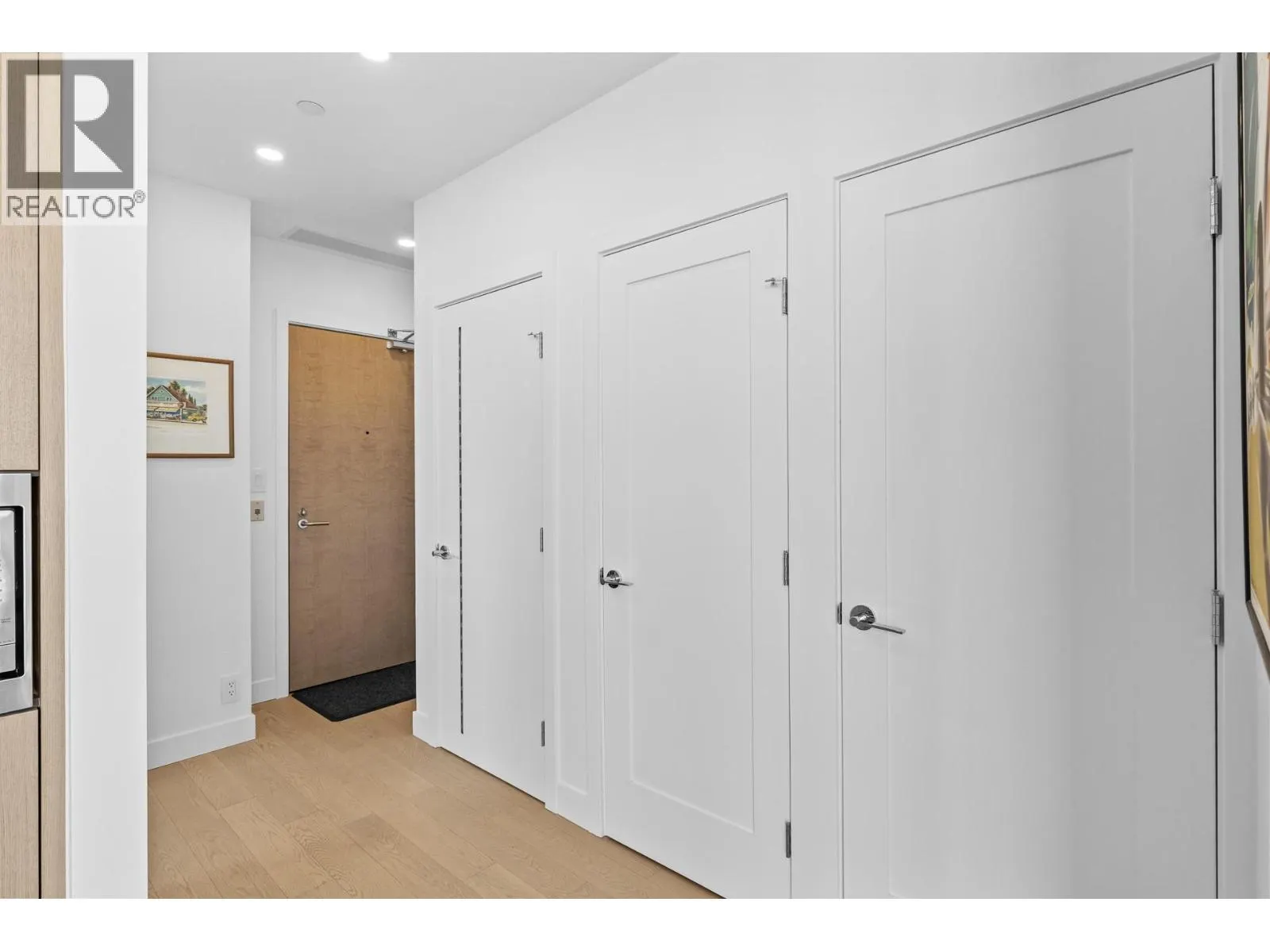 3389 Lakeshore Road Unit# 407