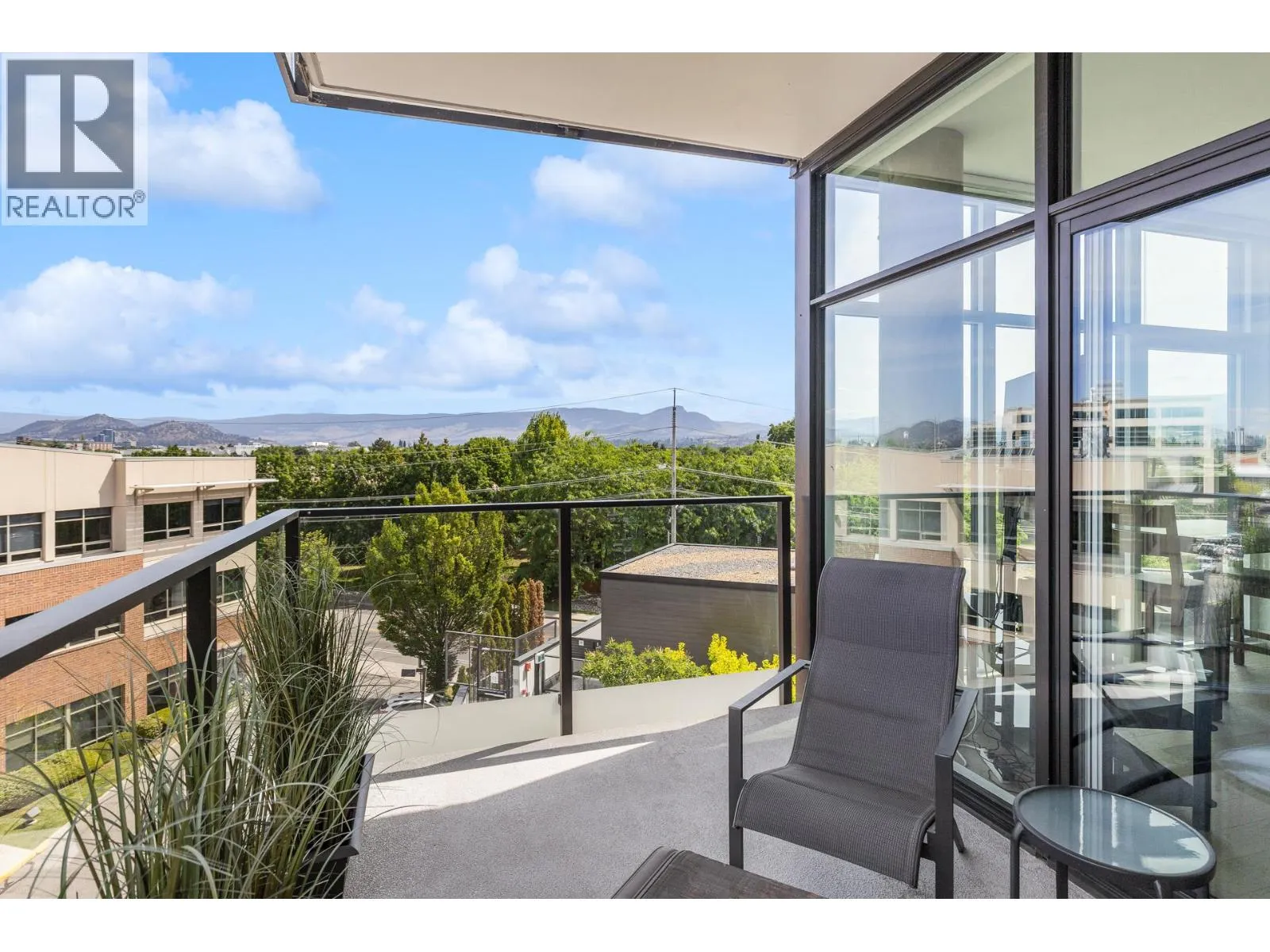3389 Lakeshore Road Unit# 407