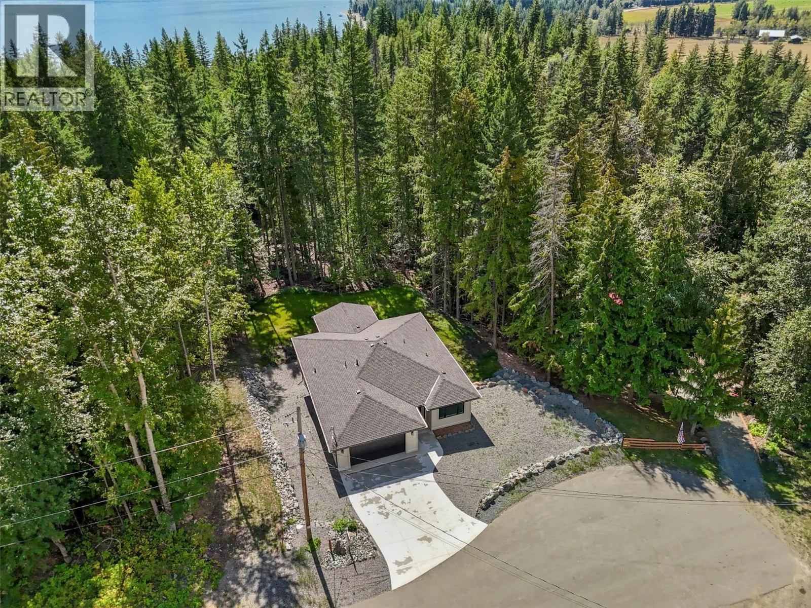 7279 Birch Close