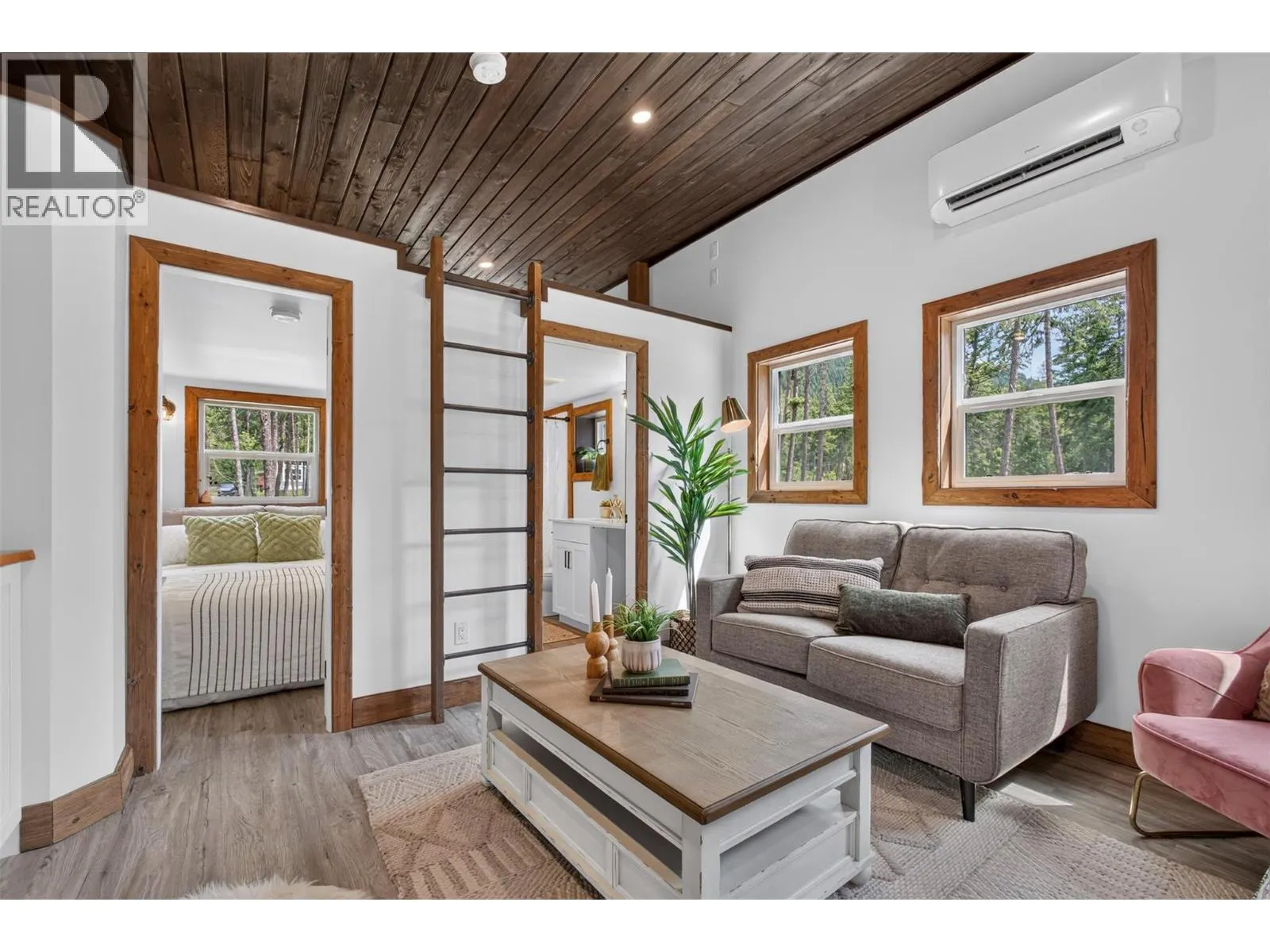 5533 33 Highway Unit# 3