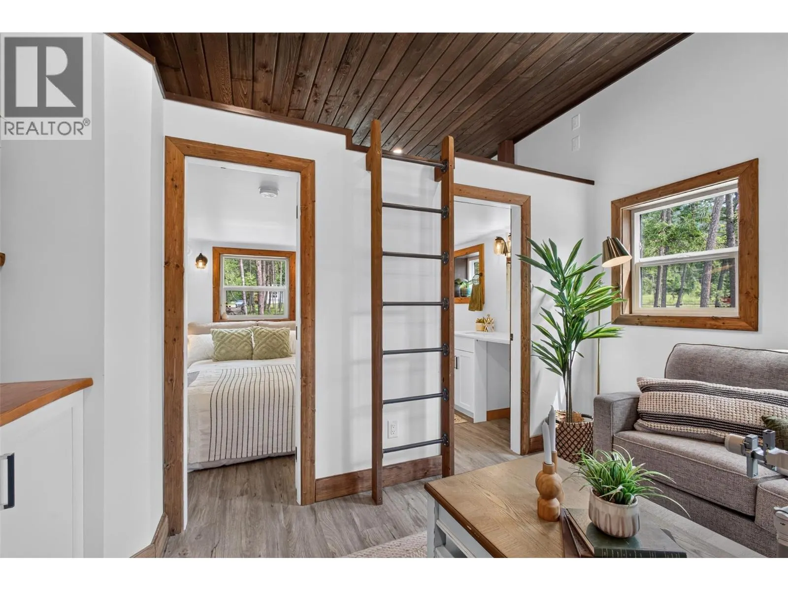 5533 33 Highway Unit# 3