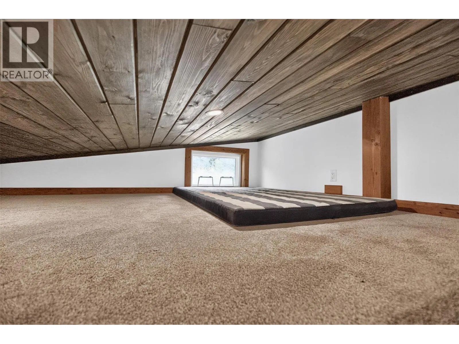 5533 33 Highway Unit# 3