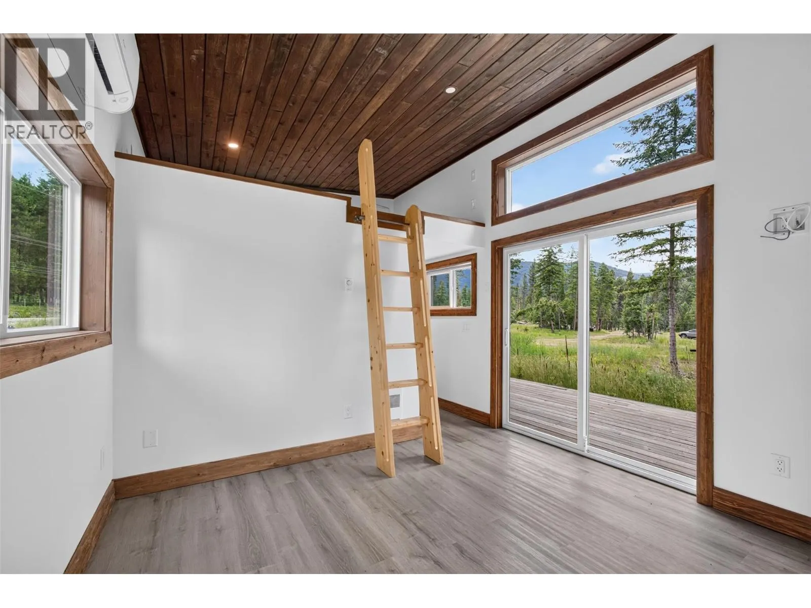 5533 33 Highway Unit# 1