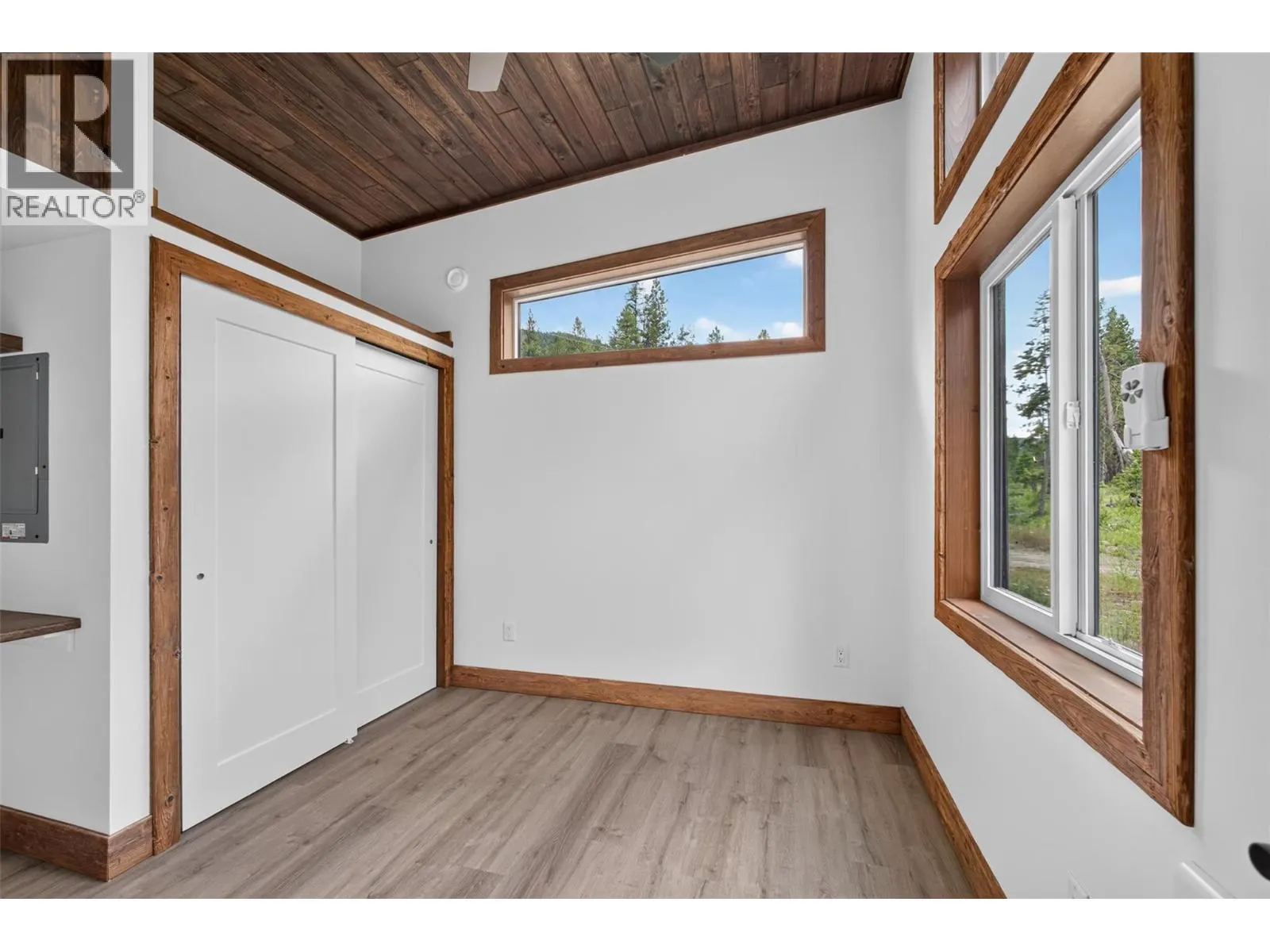 5533 33 Highway Unit# 1