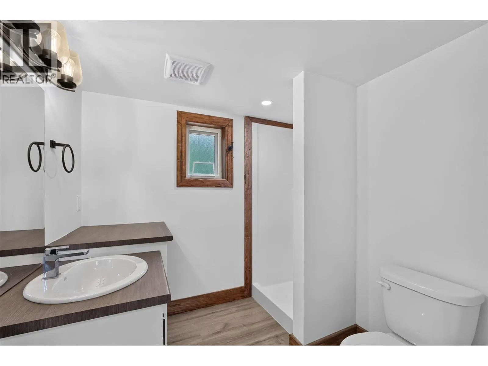 5533 33 Highway Unit# 1