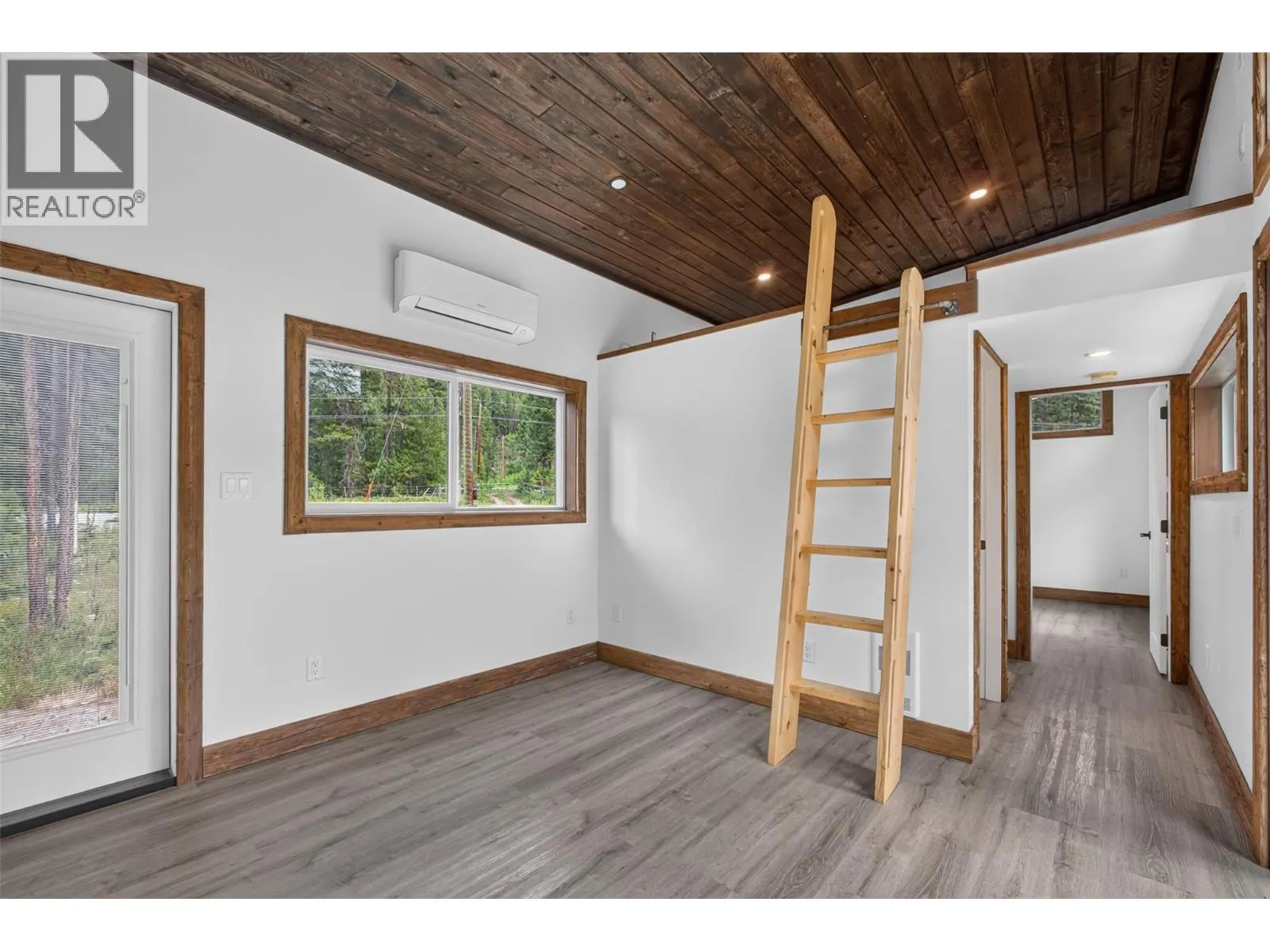5533 33 Highway Unit# 1