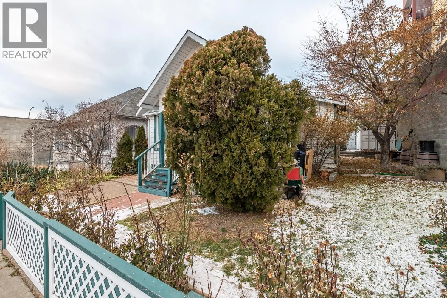 626 MARTIN Street