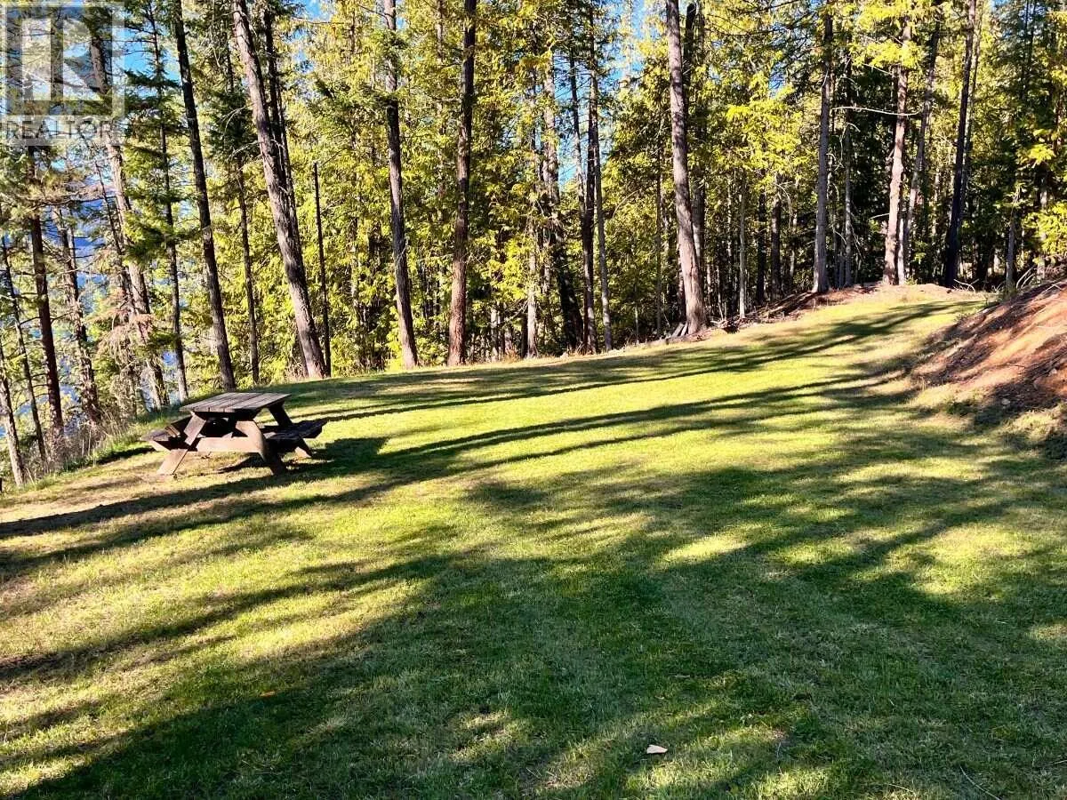 1087 Riondel Road
