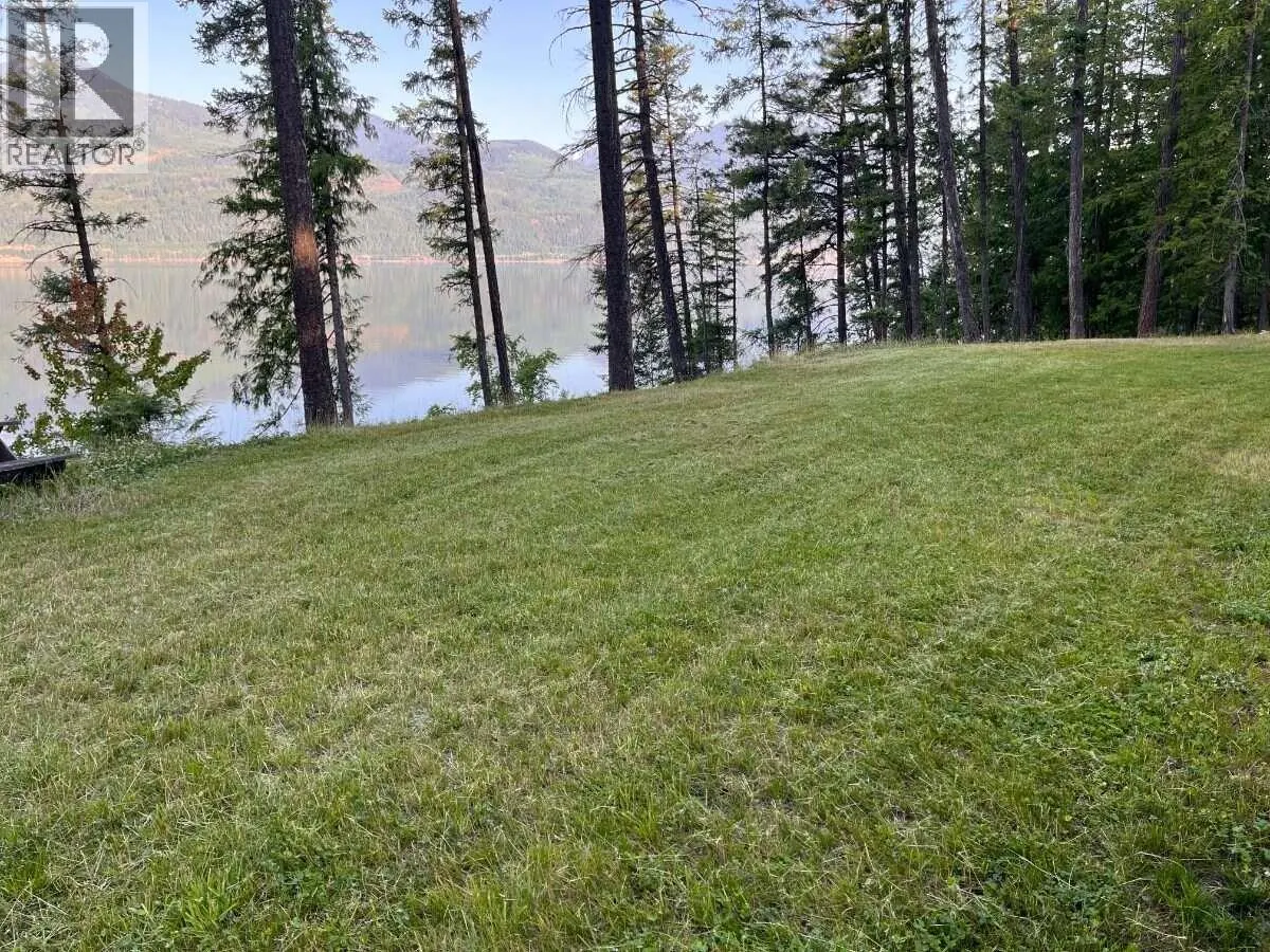 1087 Riondel Road