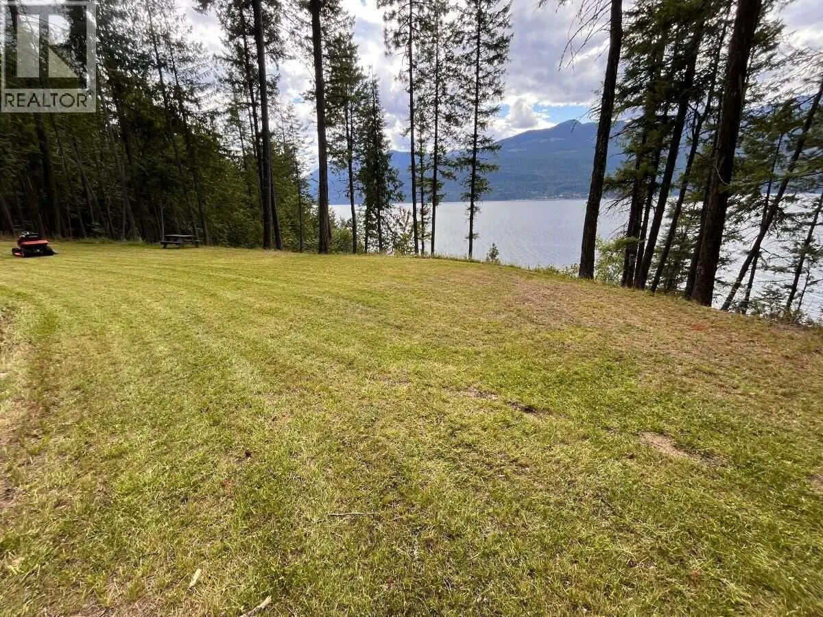 1087 Riondel Road