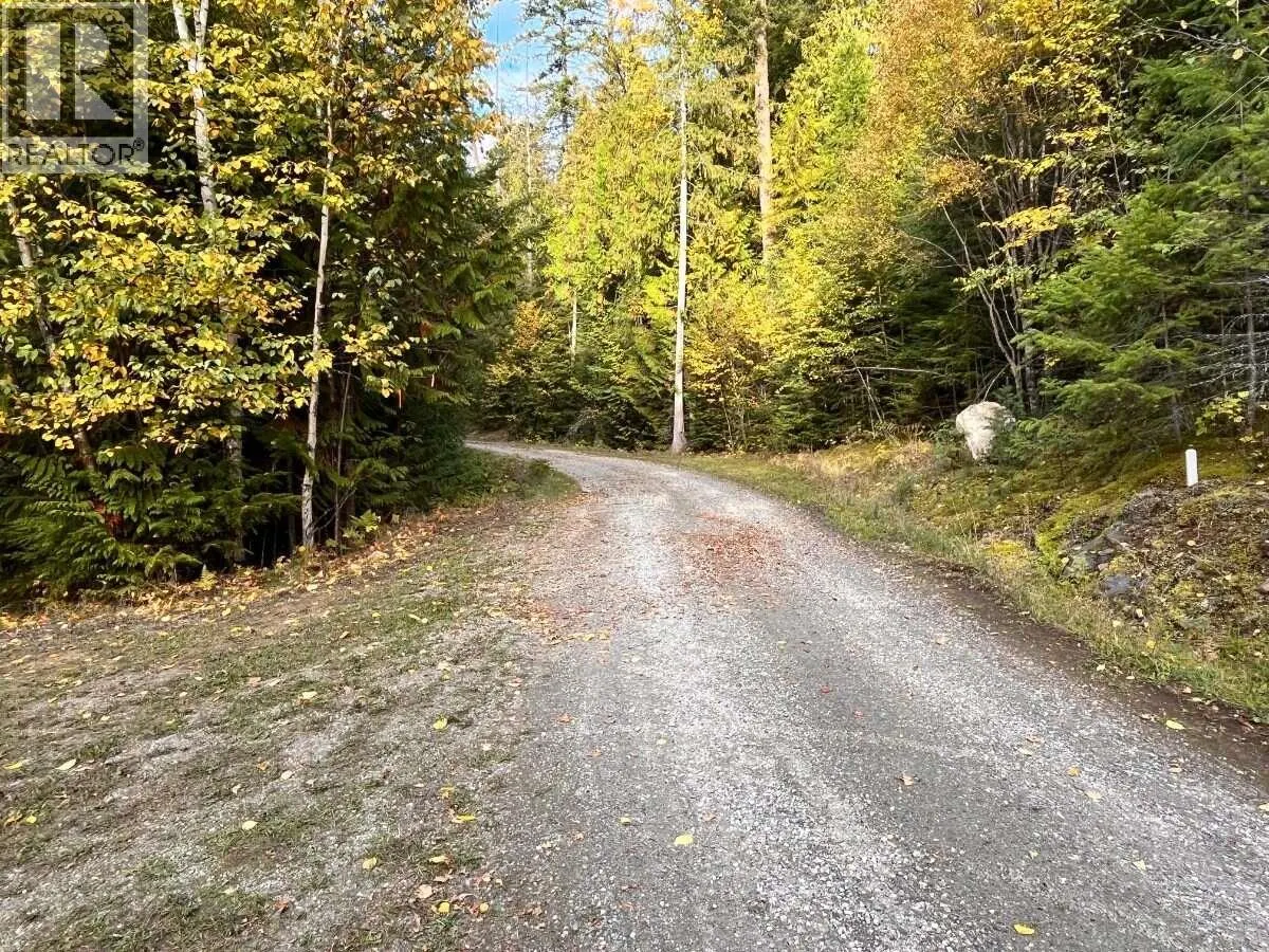 1087 Riondel Road
