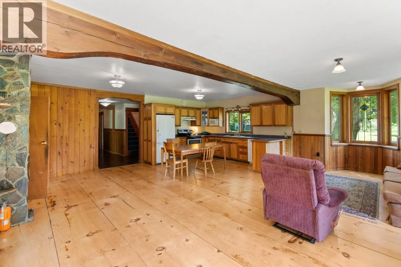 209 LARDEAU RIVER Road