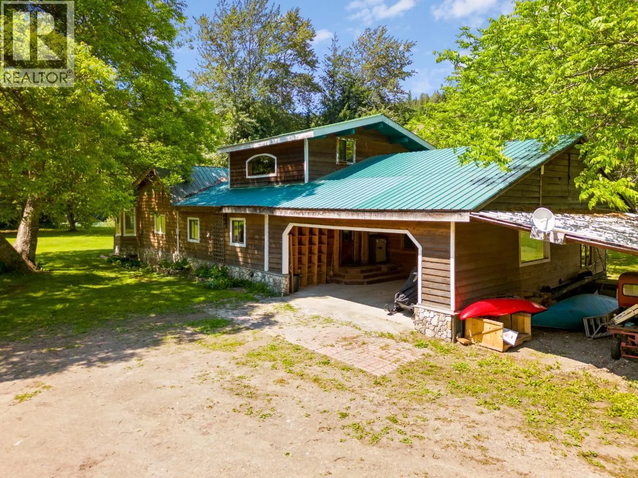 209 LARDEAU RIVER Road