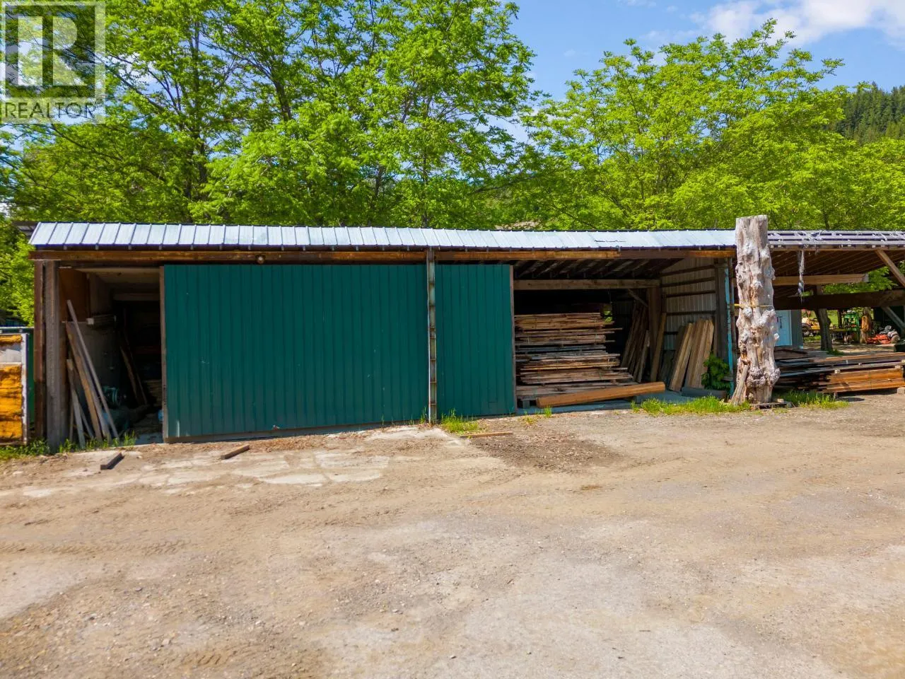 209 LARDEAU RIVER Road