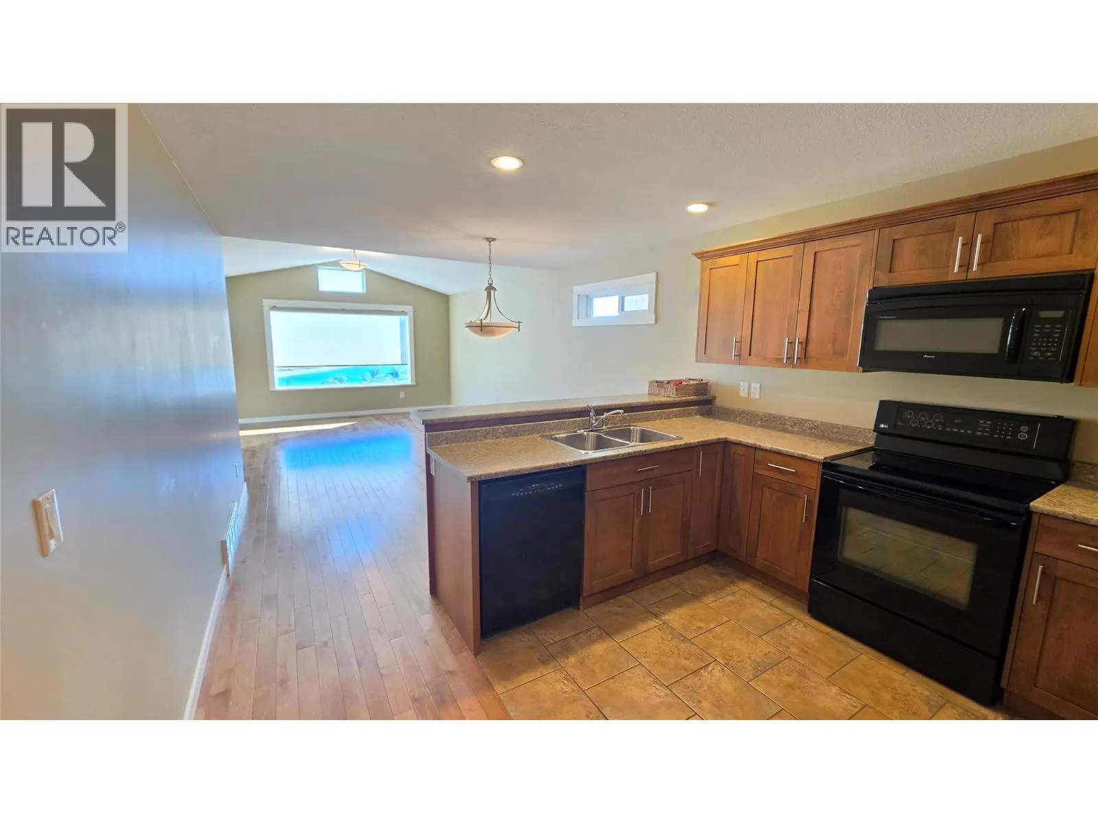 14 900 Stagecoach Drive