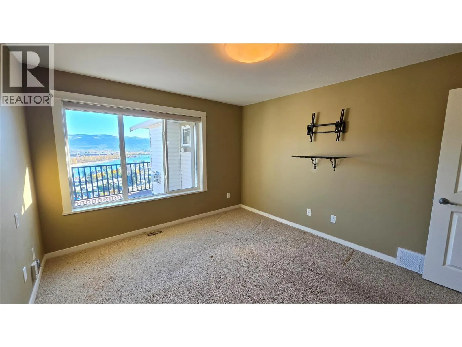 14 900 Stagecoach Drive