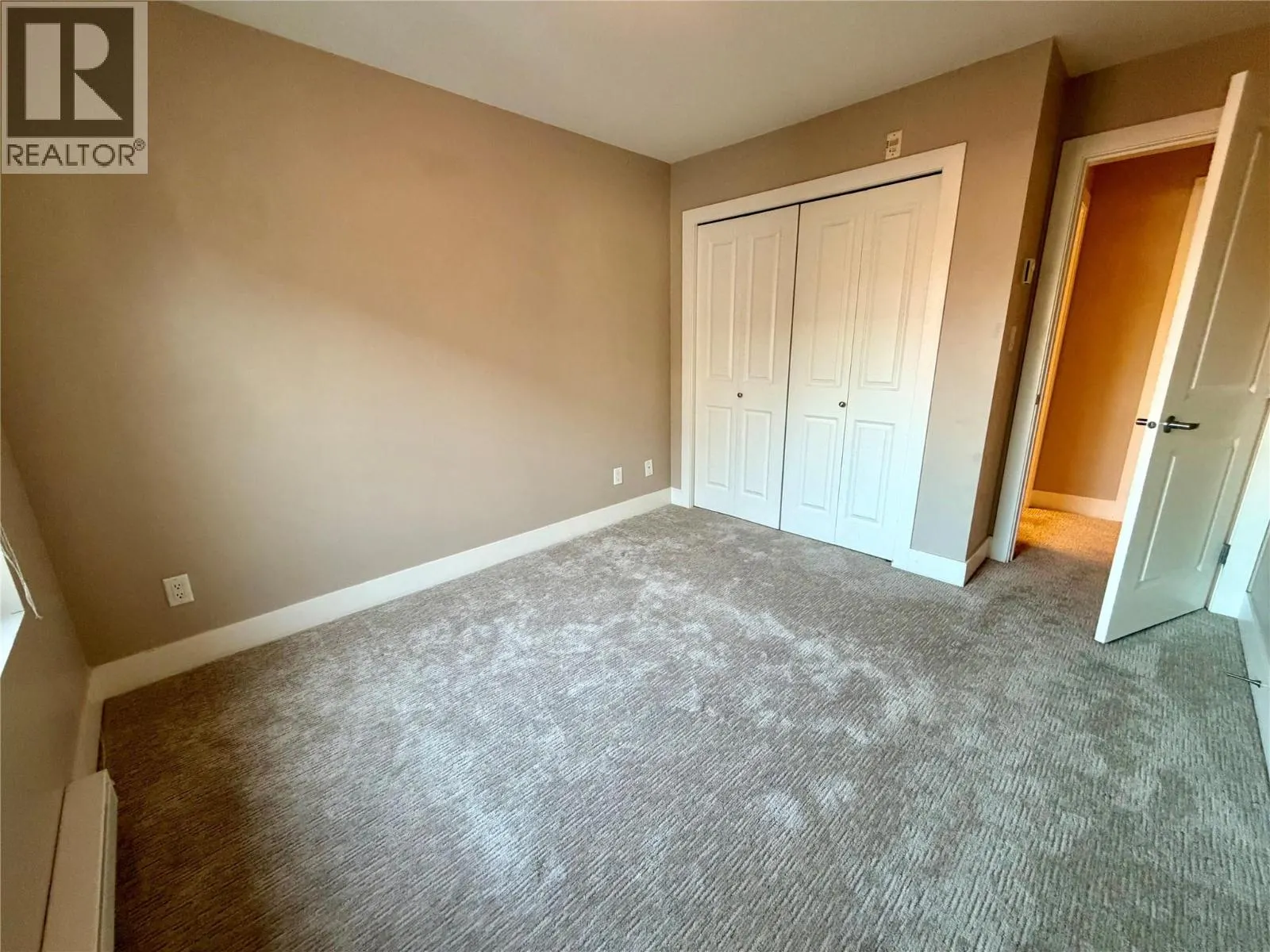 246 Hastings Avenue Unit# 402
