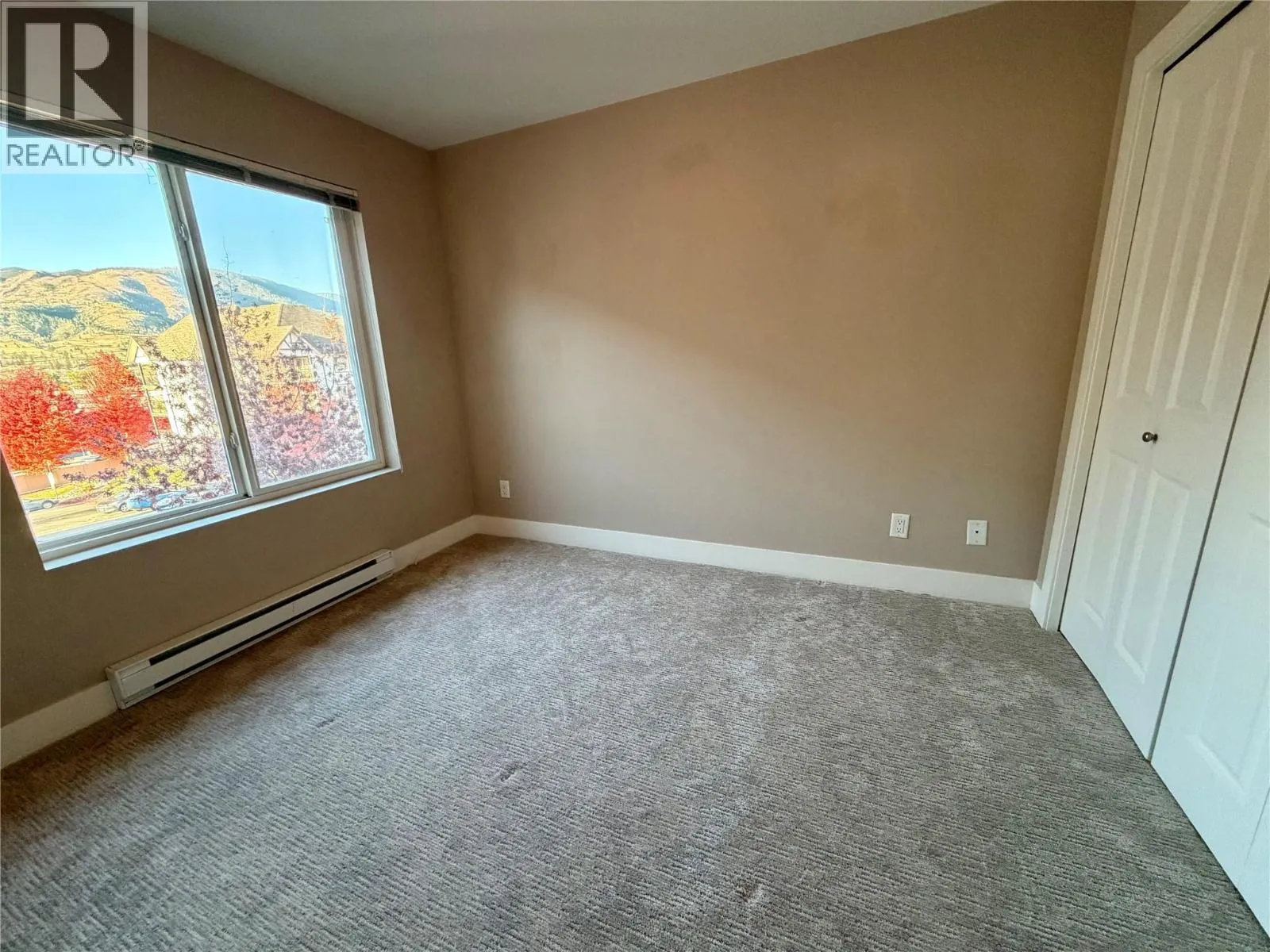246 Hastings Avenue Unit# 402