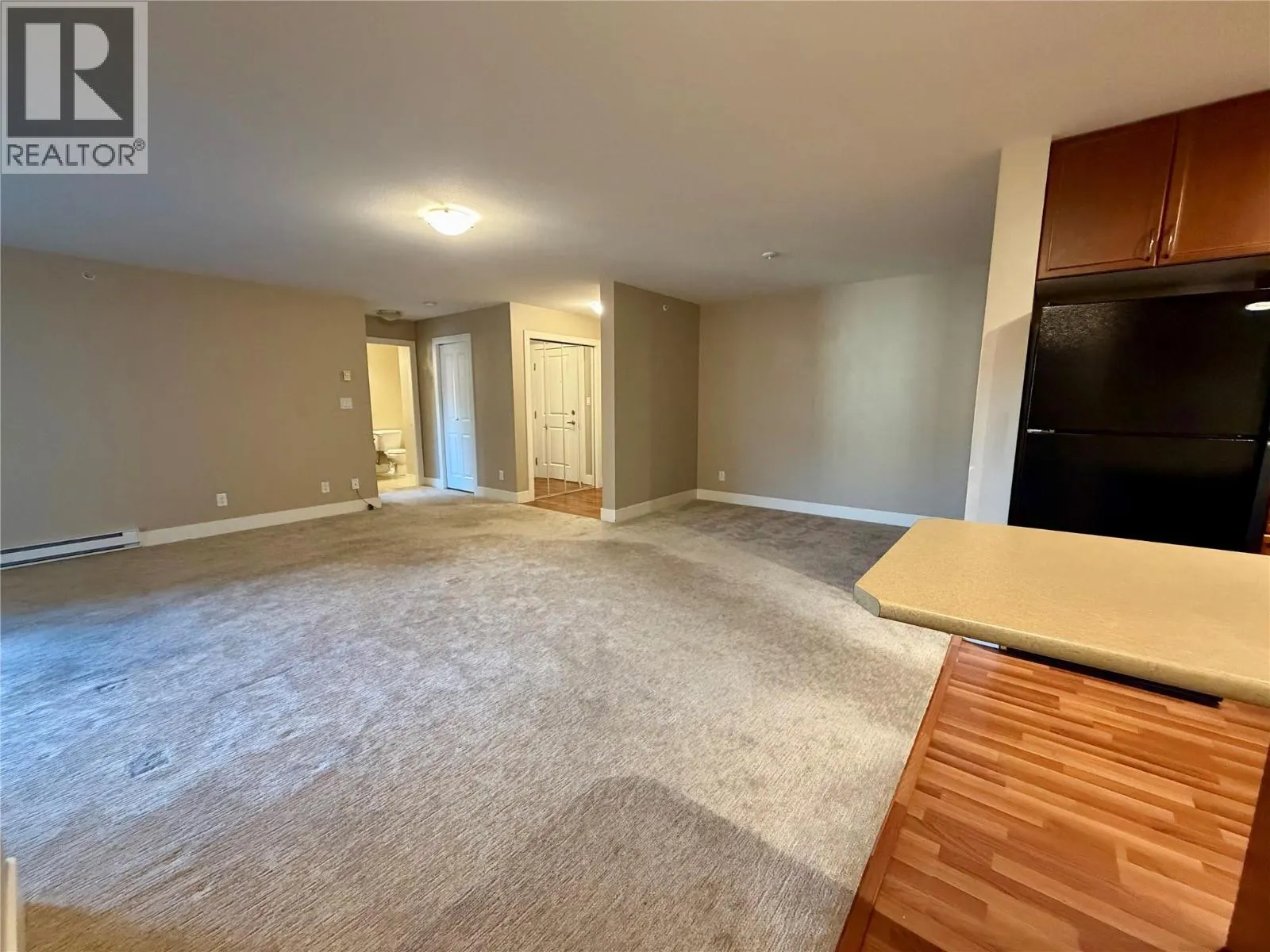 246 Hastings Avenue Unit# 402
