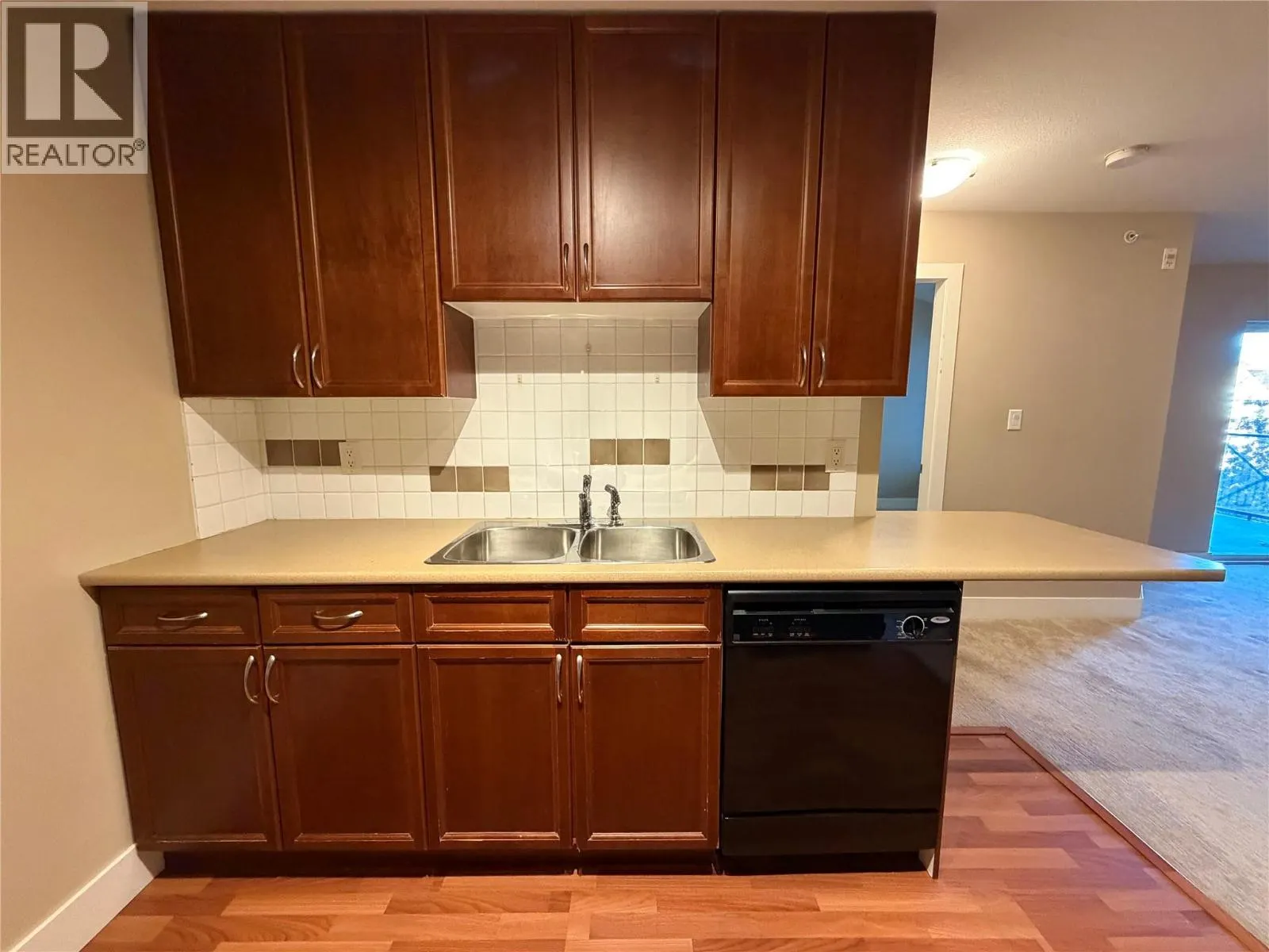 246 Hastings Avenue Unit# 402